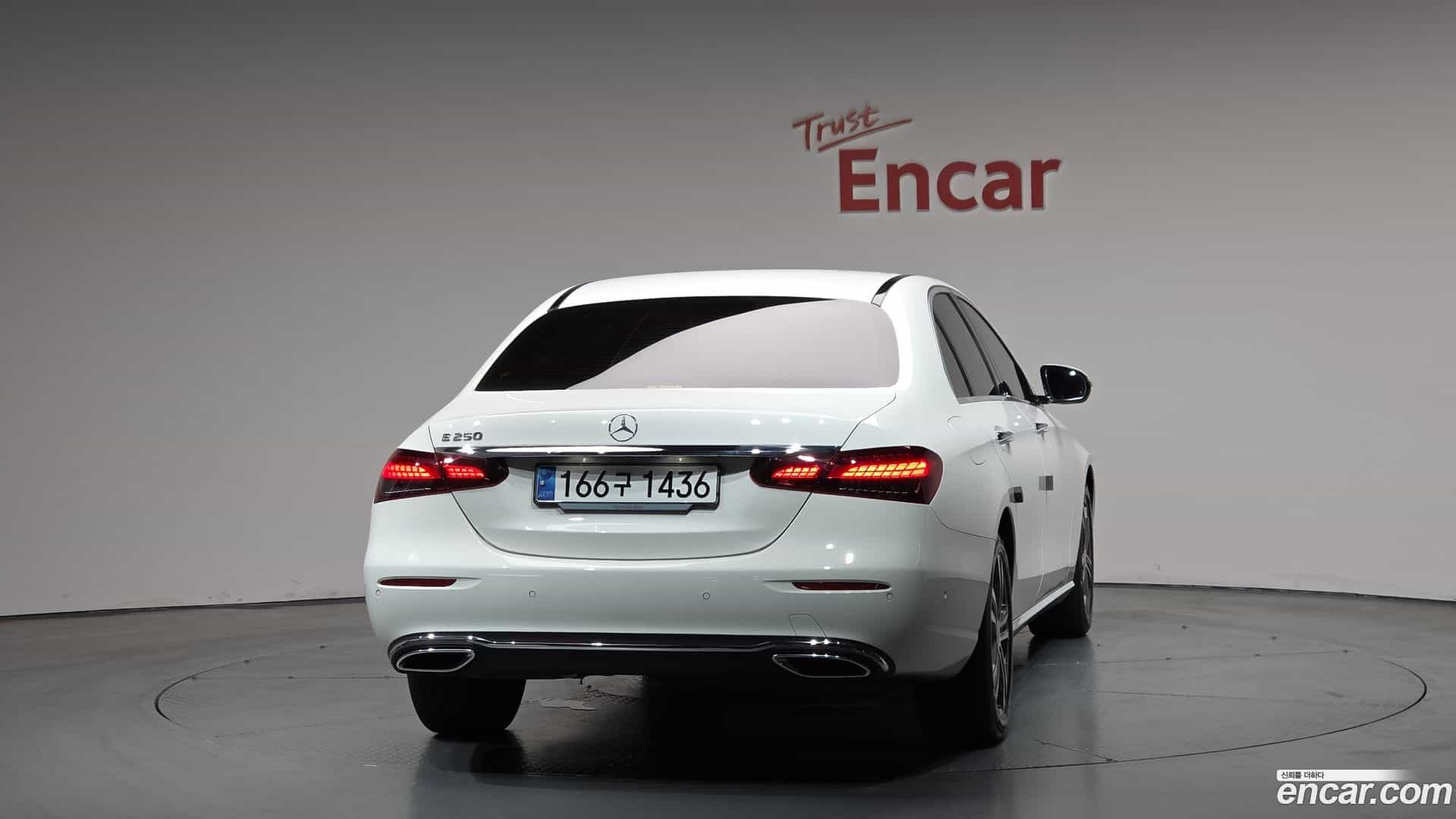E-Class Mercedes-Benz 2023.10-OUTER-004