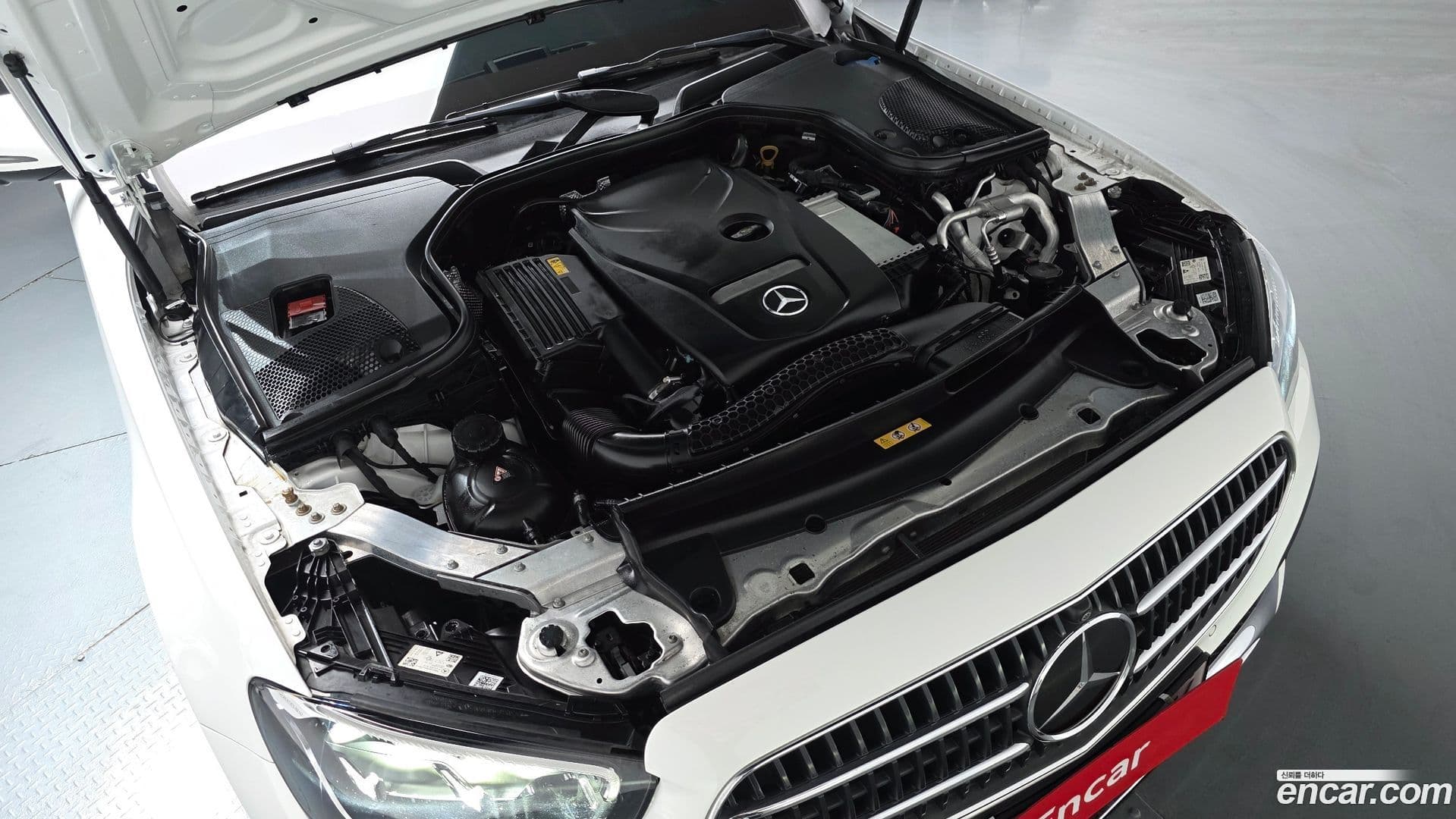Main__Slider__Photo:E-Class Mercedes-Benz 2023.10-5