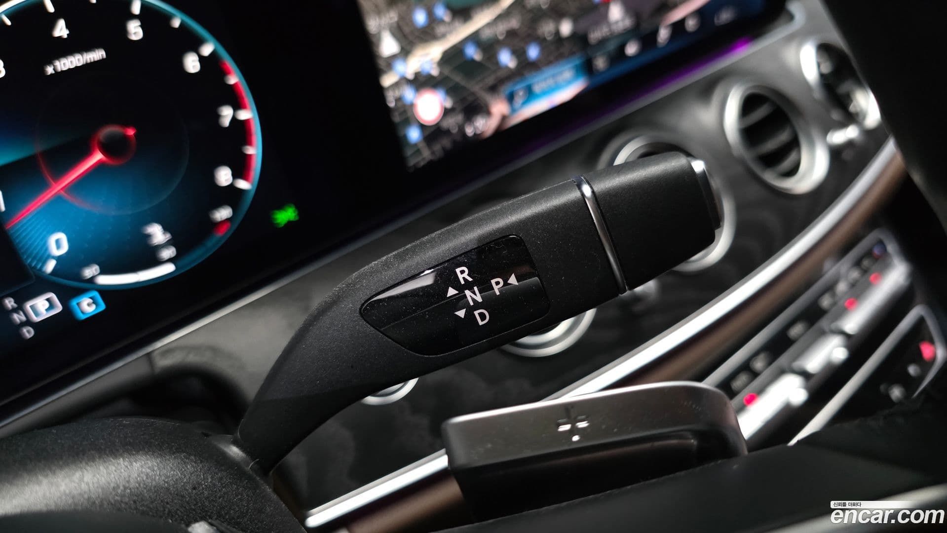 Main__Slider__Photo:E-Class Mercedes-Benz 2023.10-8