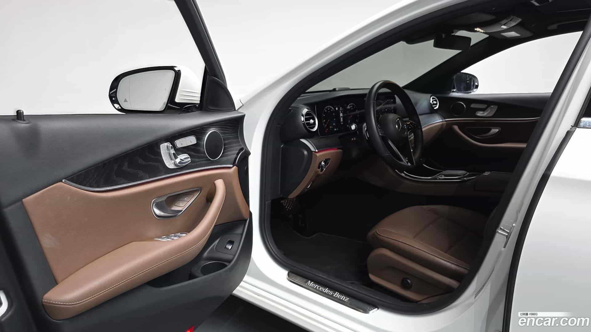 E-Class Mercedes-Benz 2023.10-INNER-010
