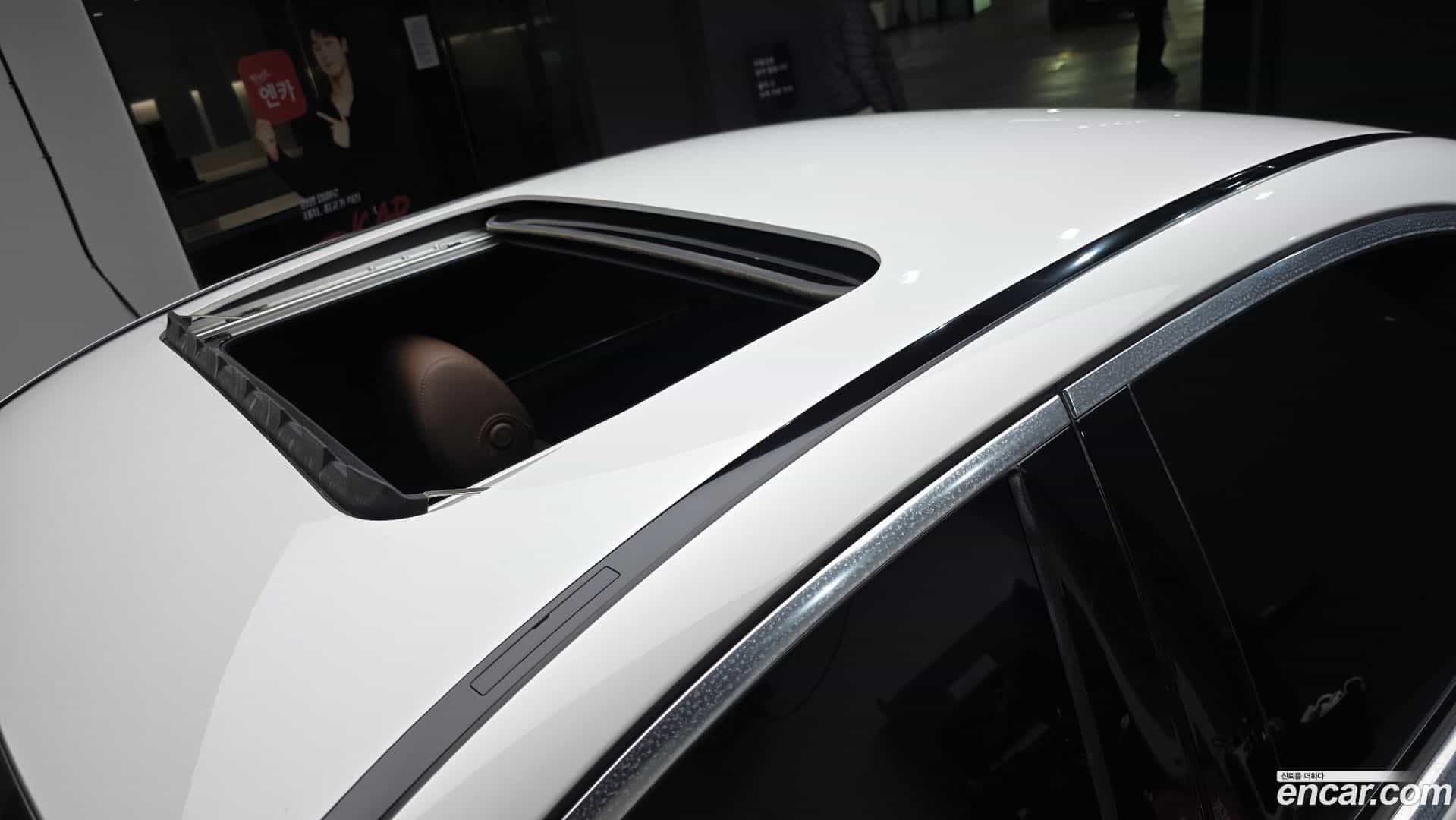 E-Class Mercedes-Benz 2023.10-OPTION-019