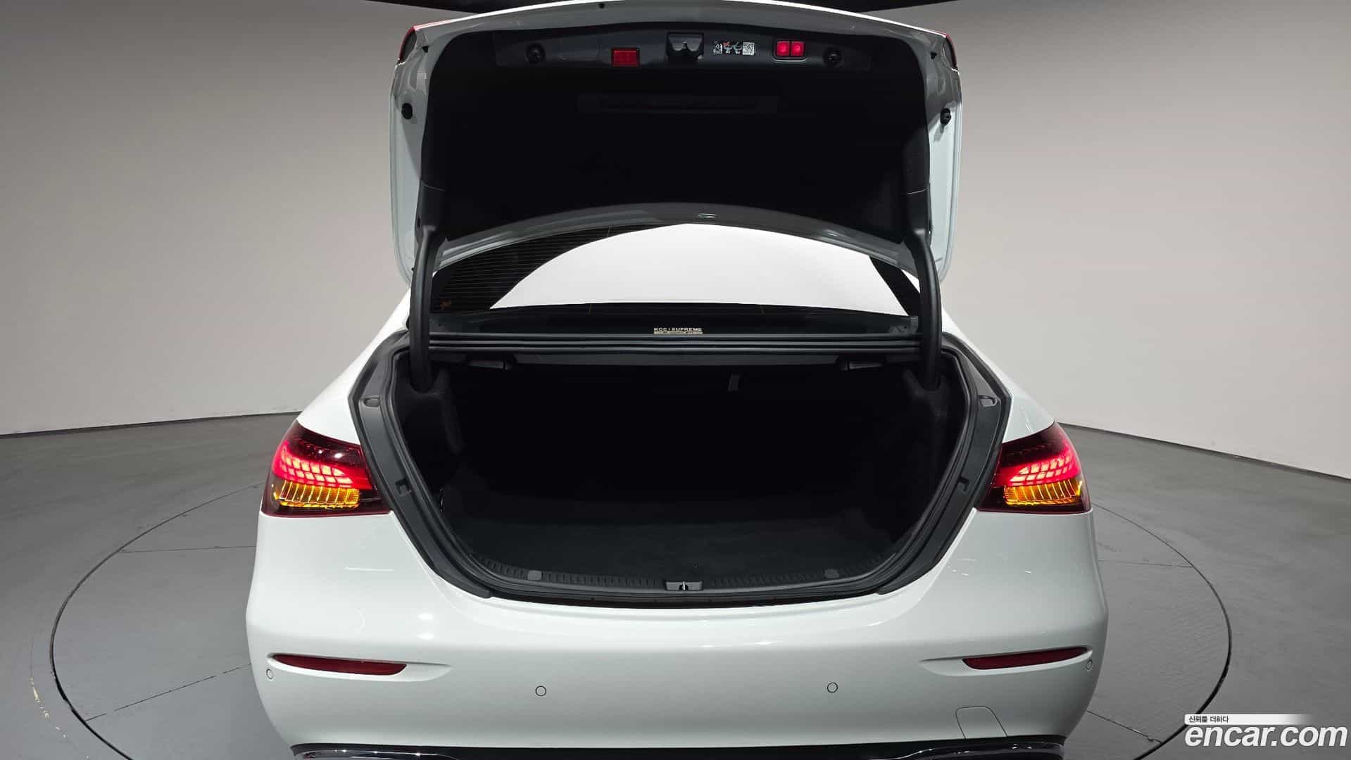 E-Class Mercedes-Benz 2023.10-OPTION-024