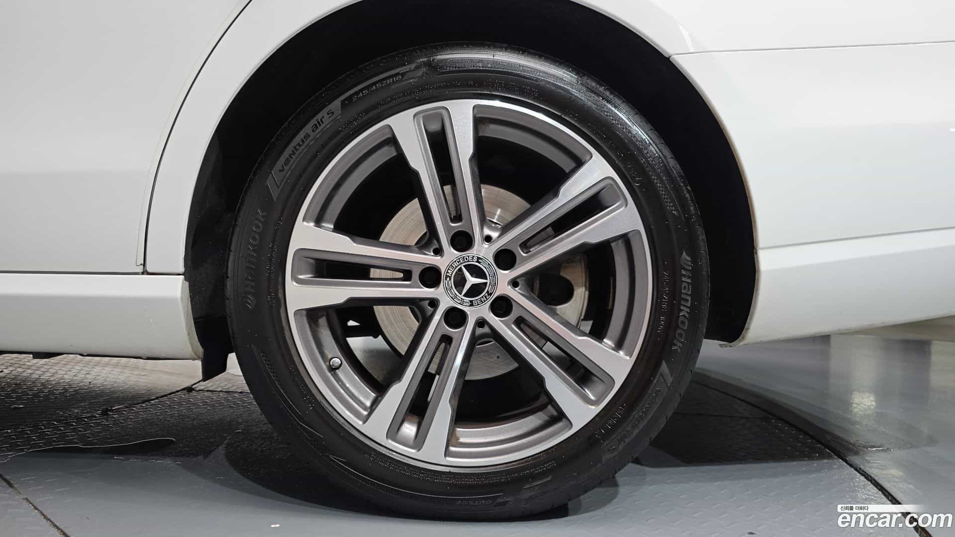 E-Class Mercedes-Benz 2023.10-OUTER-031