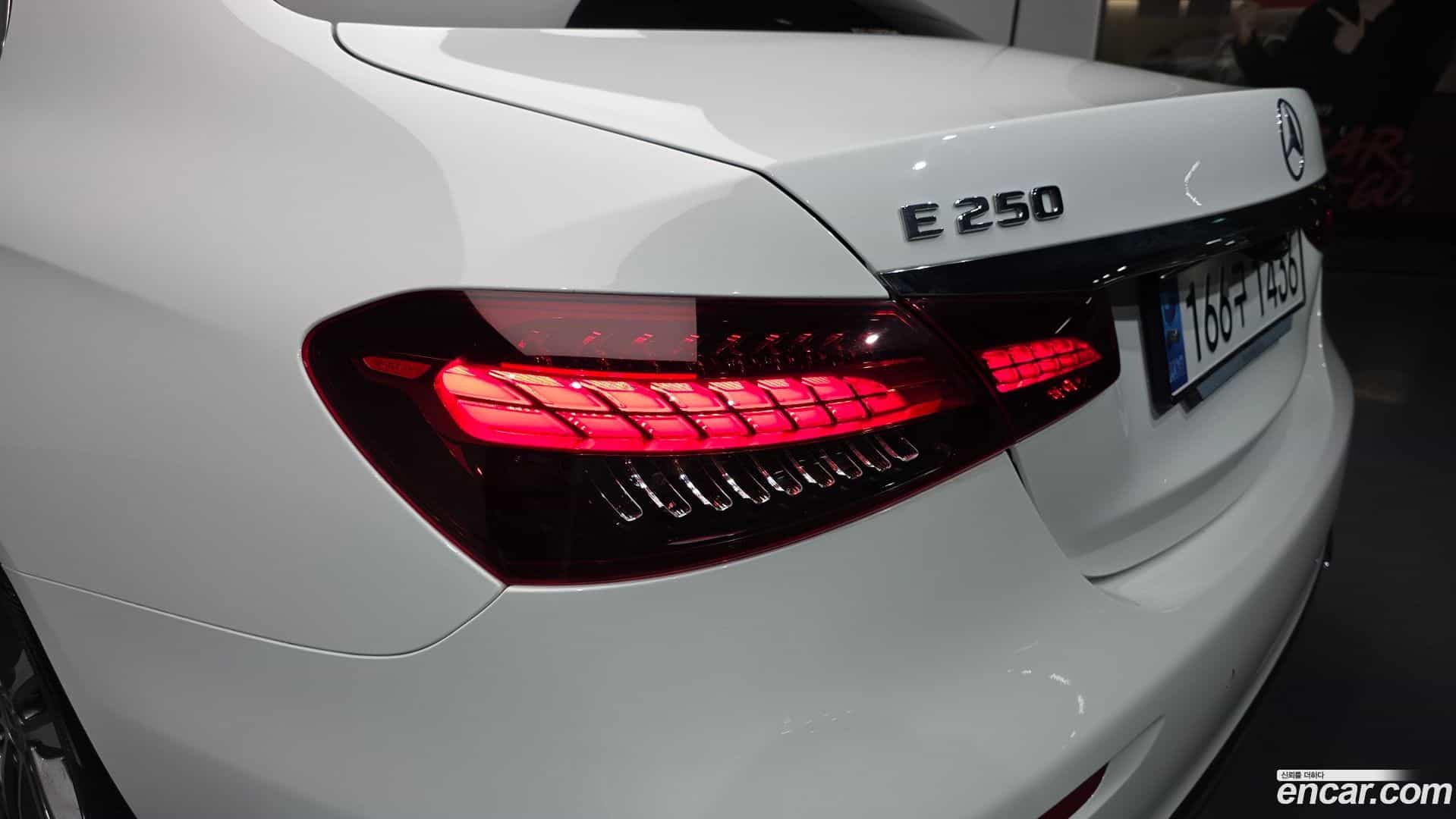 E-Class Mercedes-Benz 2023.10-OUTER-033