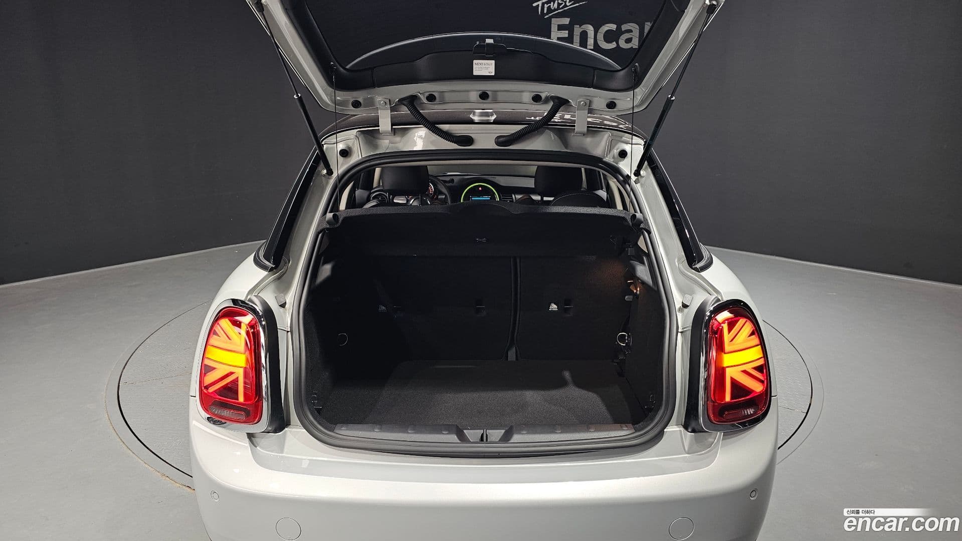 Main__Slider__Photo:Cooper Mini 2021.2-5