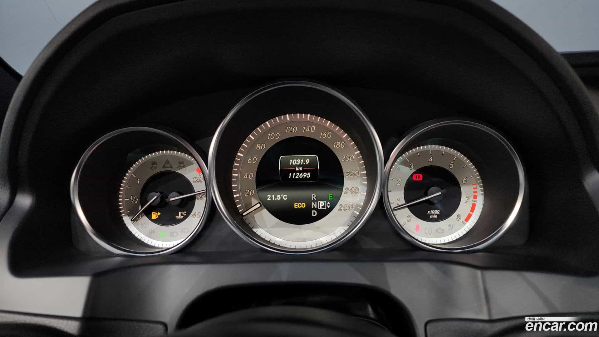 E-Class Mercedes-Benz 2014.5-INNER-008