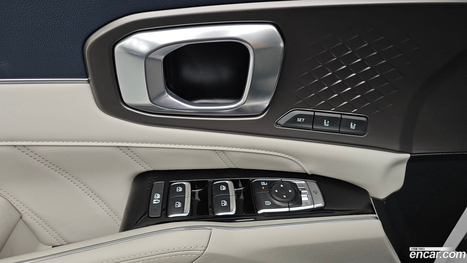 Main__Slider__Photo:Sorento Kia 2024.0-17