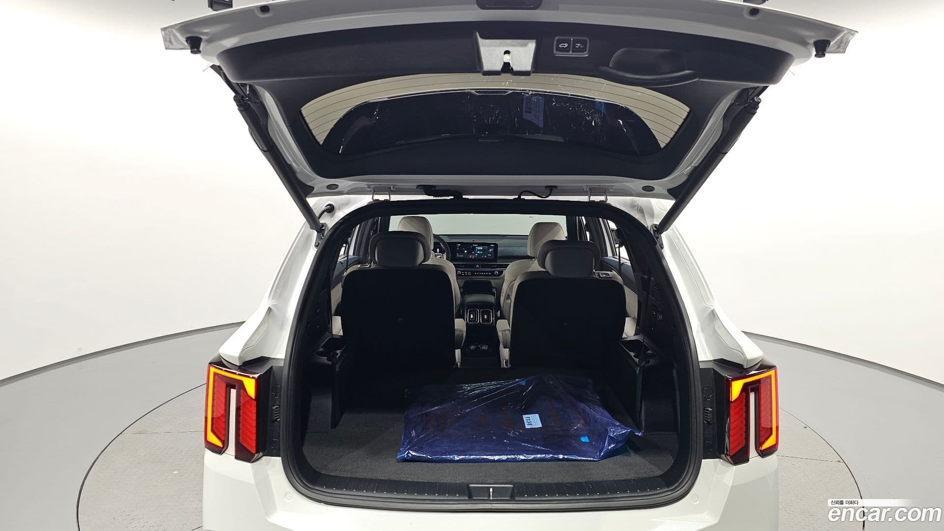 Main__Slider__Photo:Sorento Kia 2024.0-19