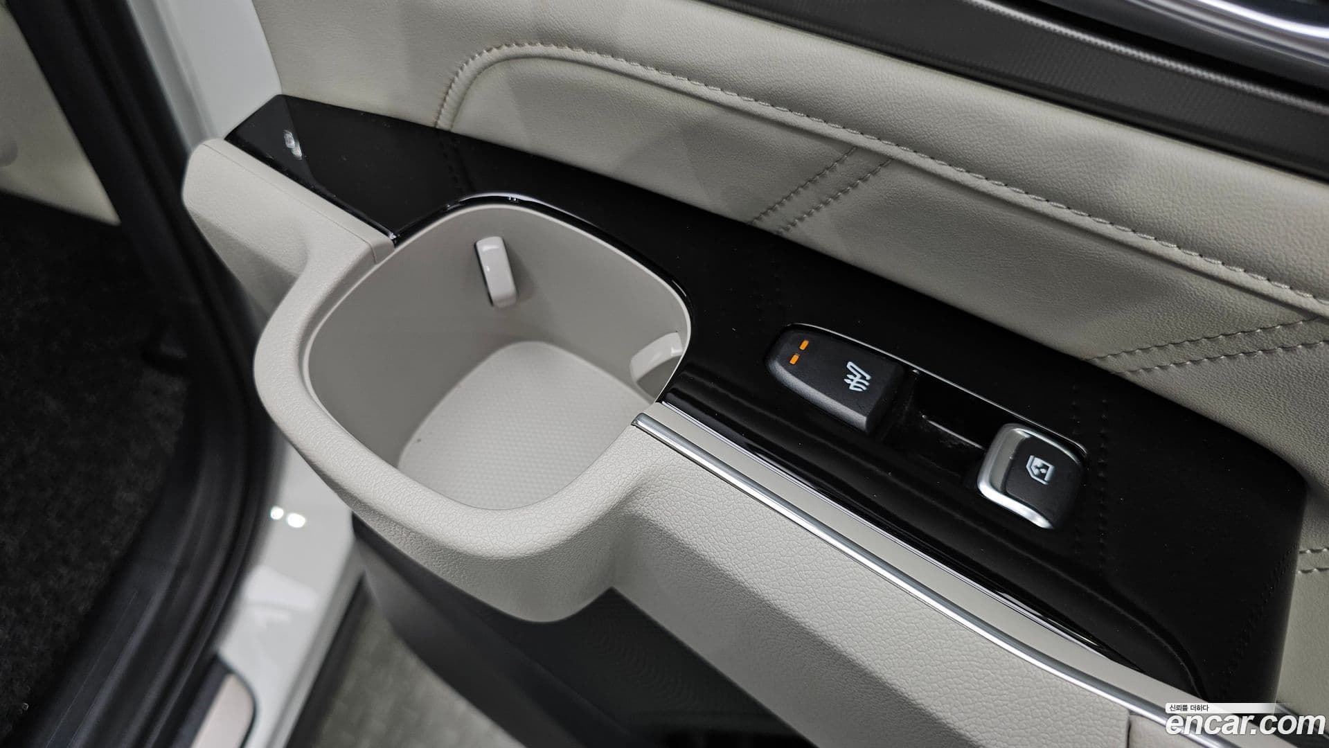 Main__Slider__Photo:Sorento Kia 2024.0-33