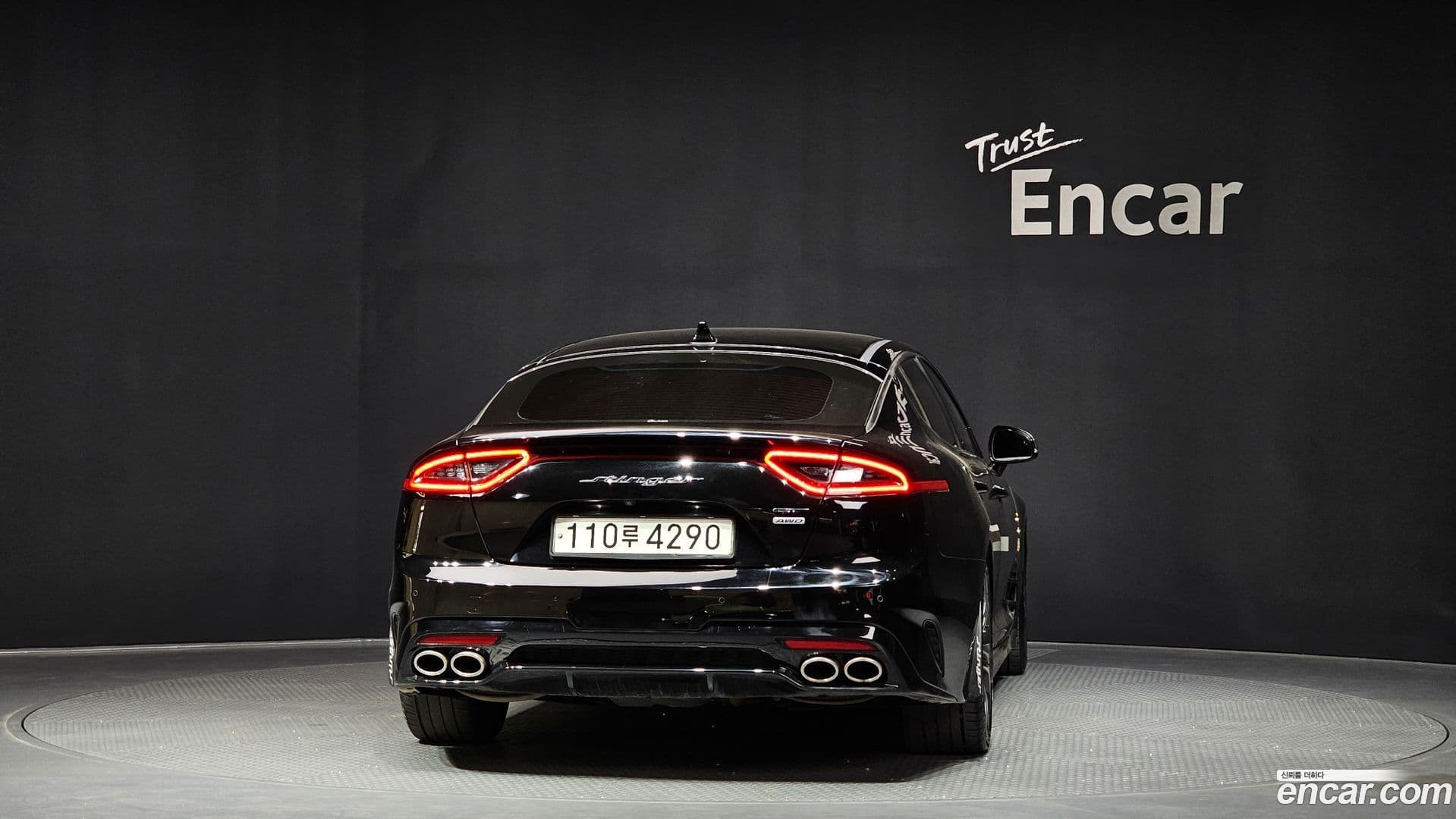 Main__Slider__Photo:Stinger Kia 2019.9-3