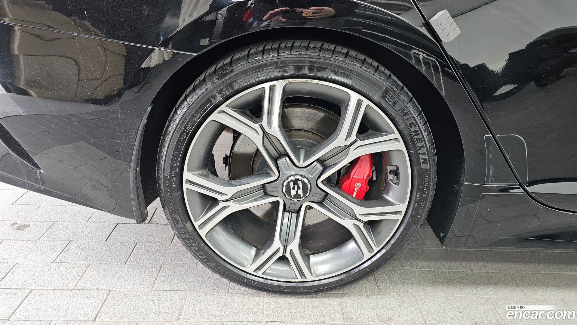 Main__Slider__Photo:Stinger Kia 2019.9-4