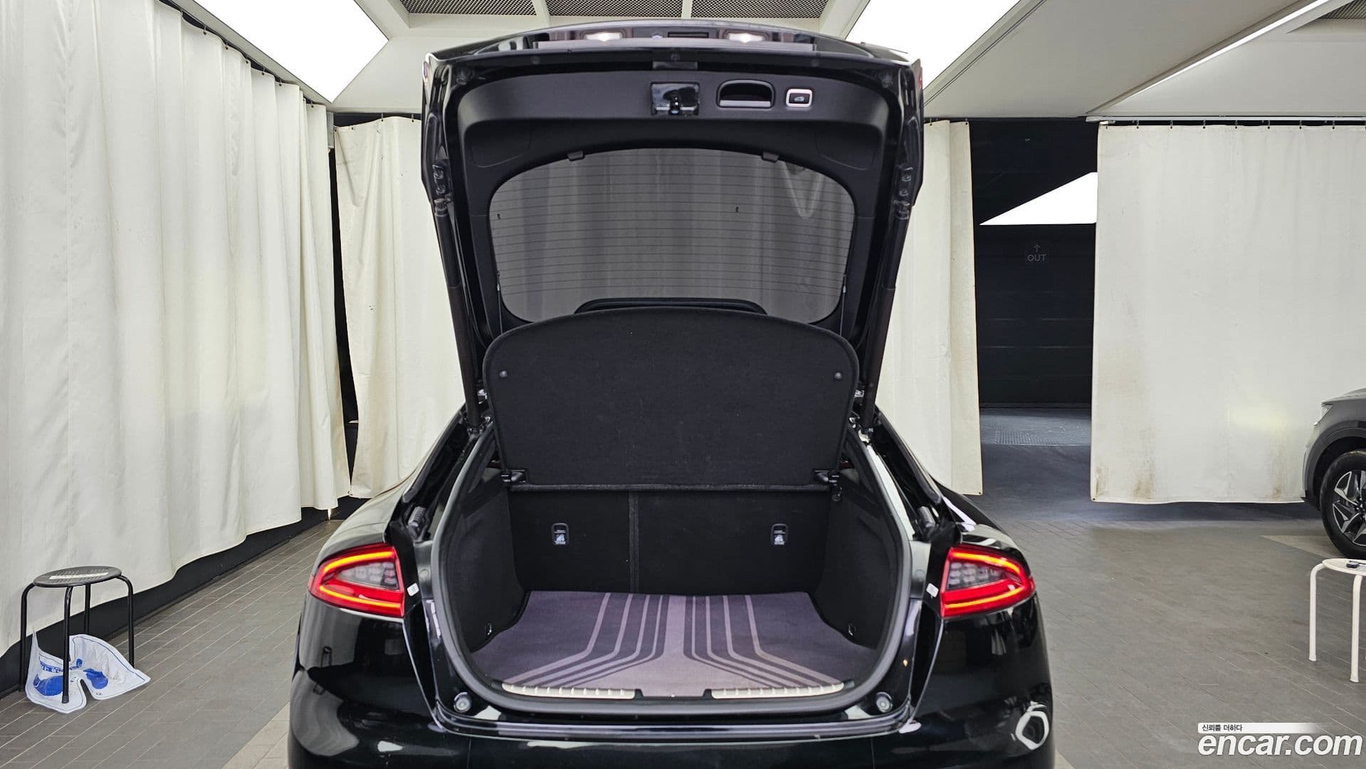Main__Slider__Photo:Stinger Kia 2019.9-19