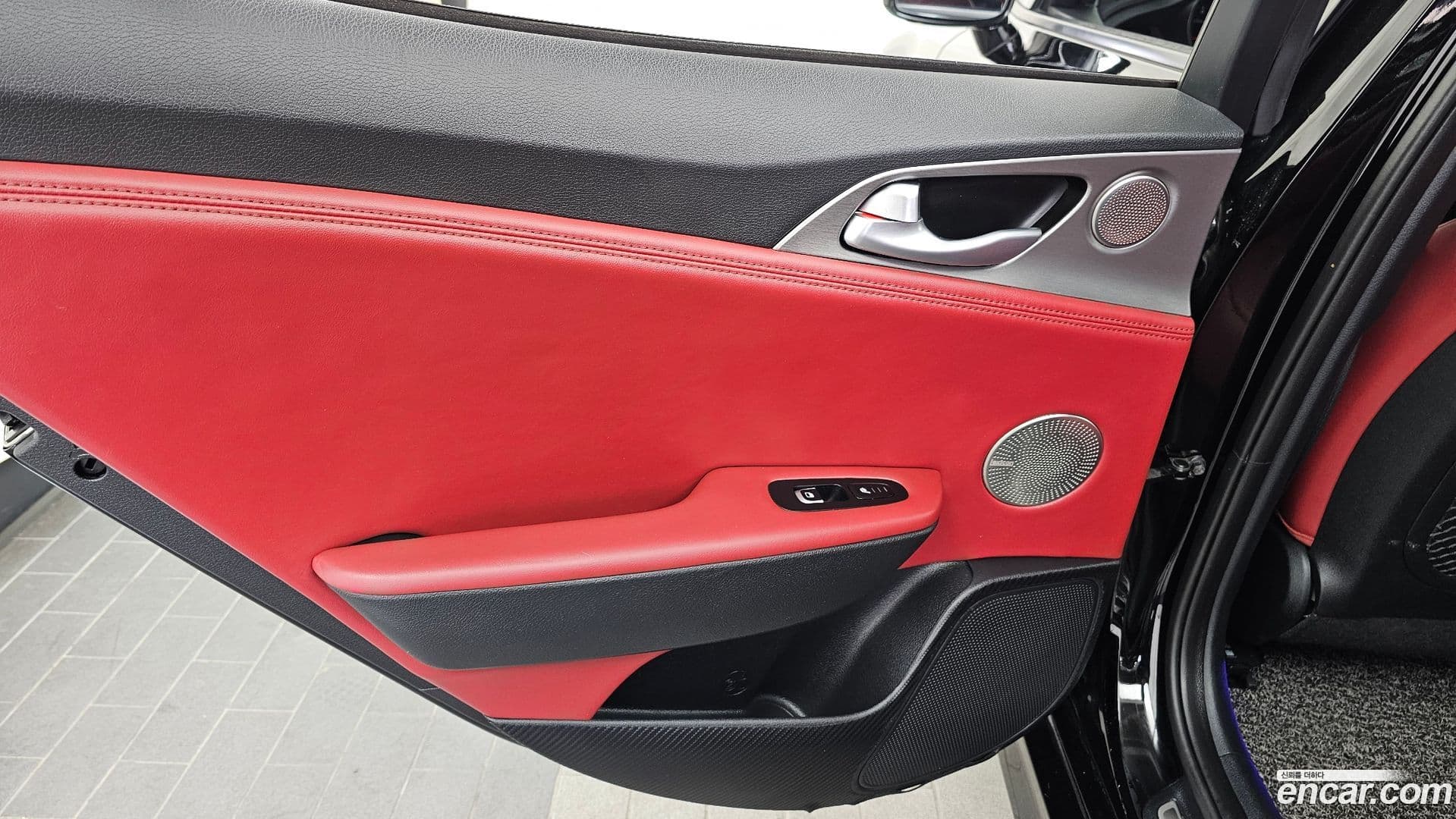 Main__Slider__Photo:Stinger Kia 2019.9-24