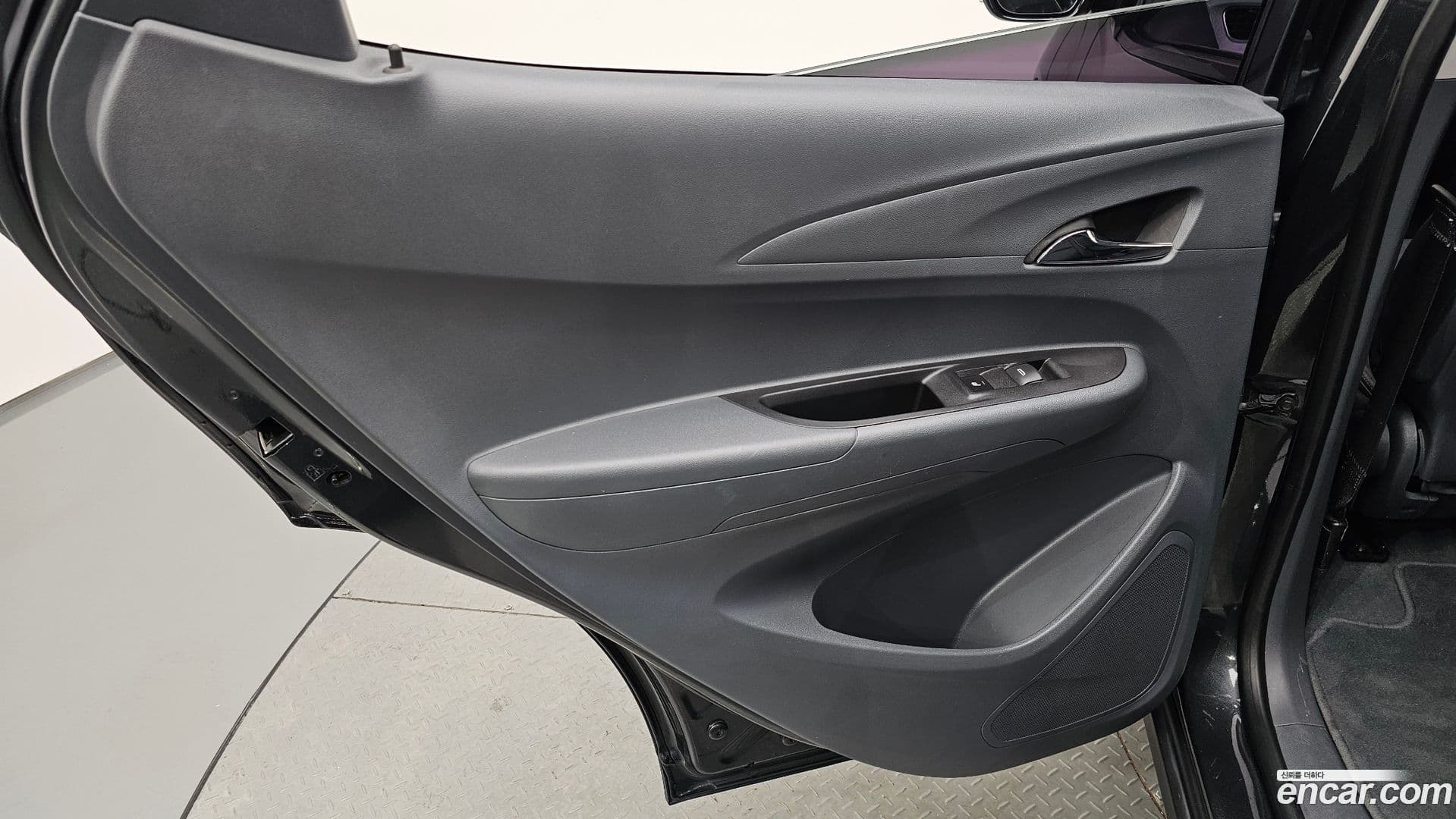 Main__Slider__Photo:Bolt EV Chevrolet 2019.11-24