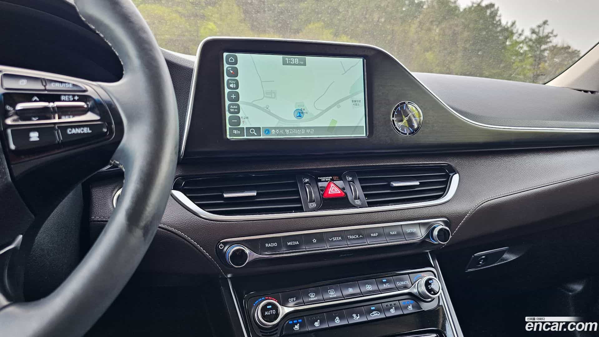 Grandeur Hyundai 2019.1-OPTION-016