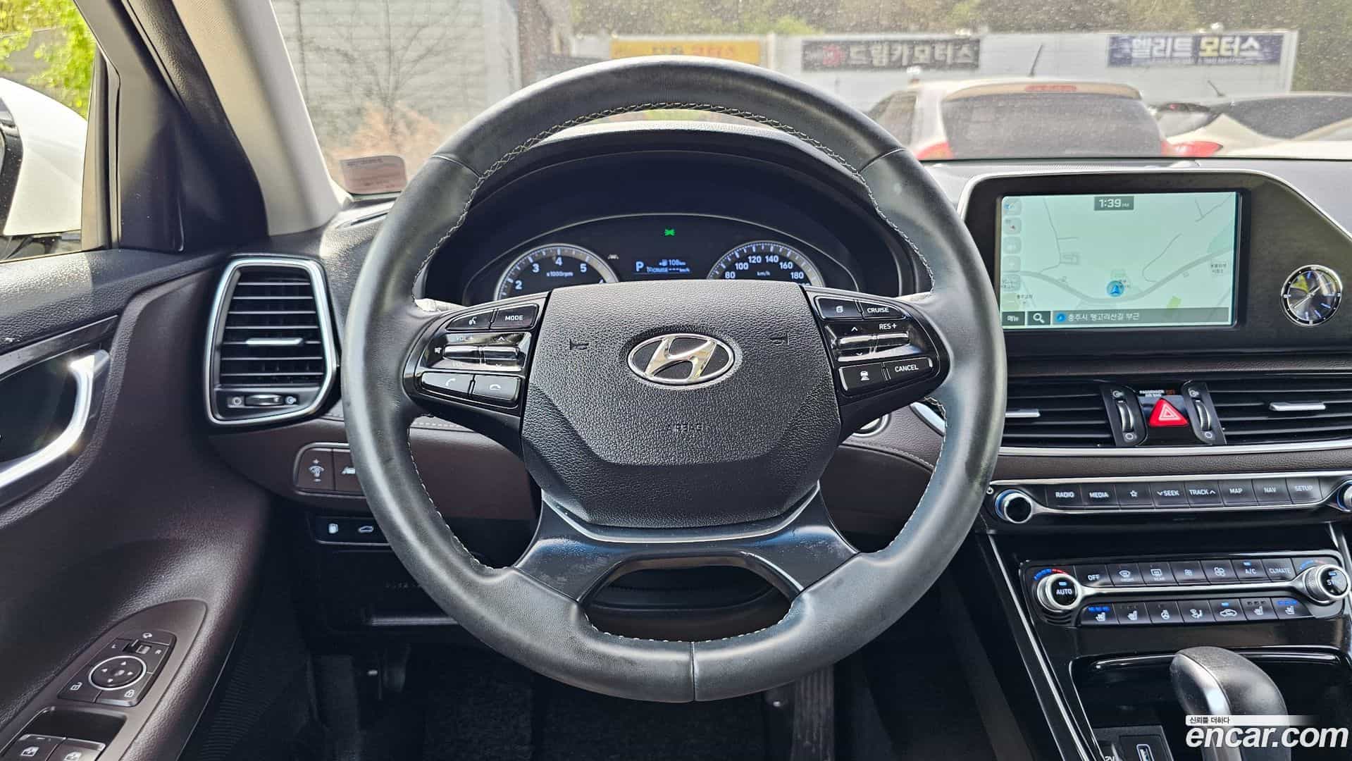 Grandeur Hyundai 2019.1-OPTION-017