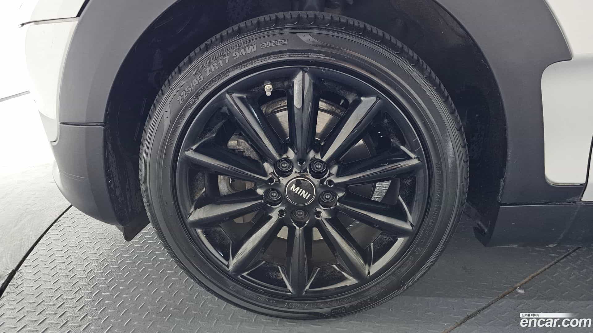 Clubman Mini 2020.10-OUTER-031