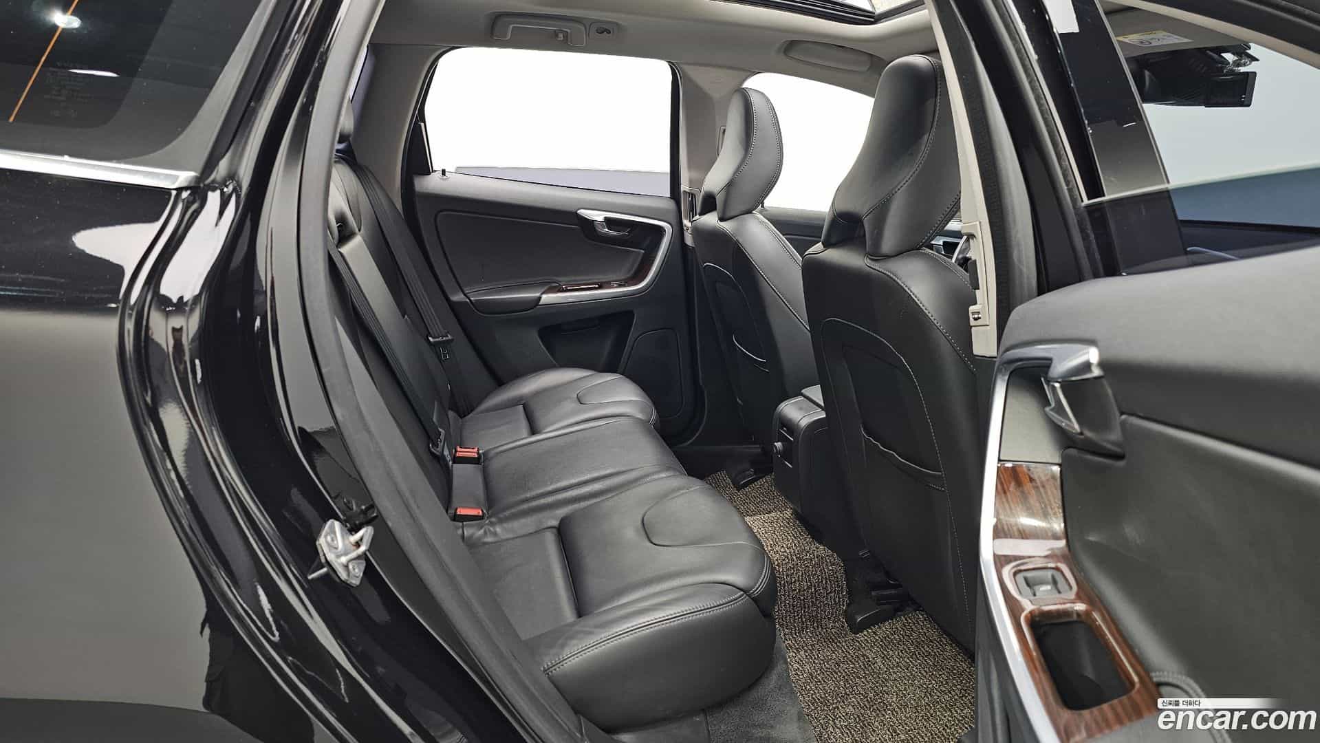 XC60 Volvo 2016.9-OPTION-016