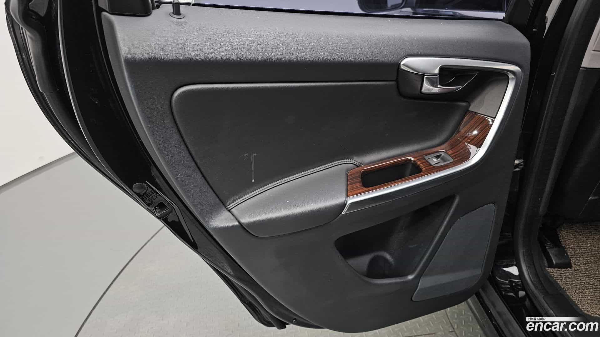 XC60 Volvo 2016.9-INNER-035