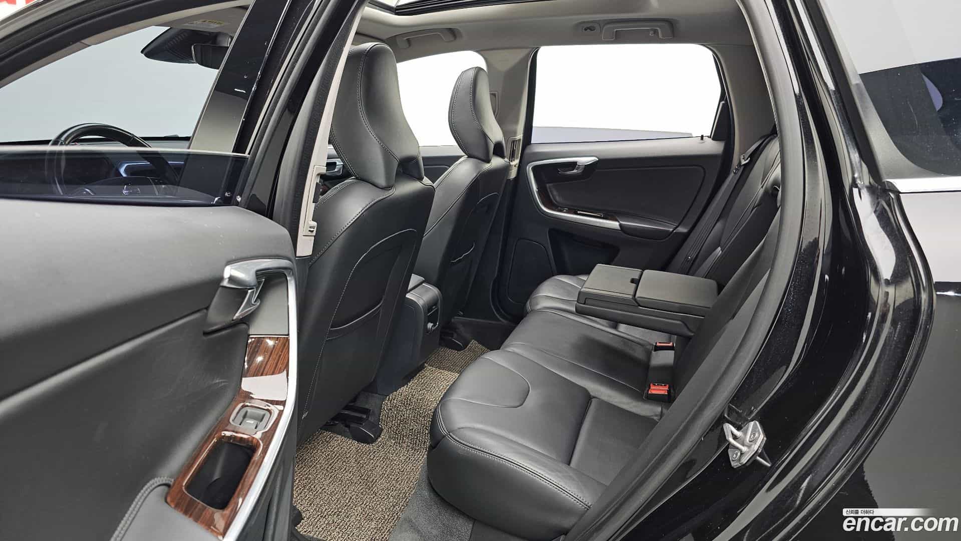 XC60 Volvo 2016.9-INNER-036