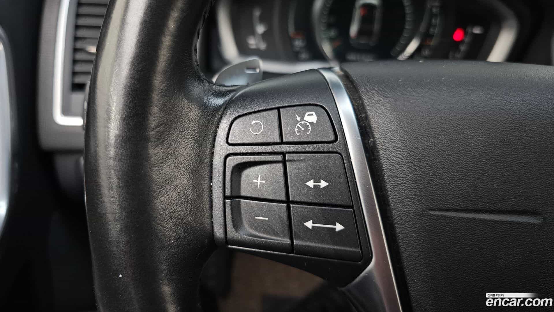 XC60 Volvo 2016.9-OPTION-040