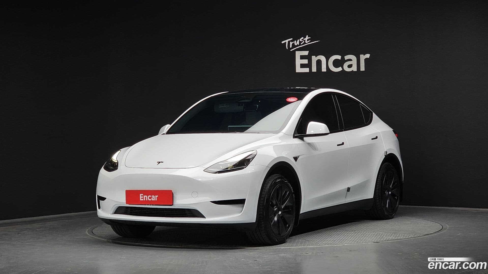 Main__Slider__Photo:Model Y Tesla 2024.10-0