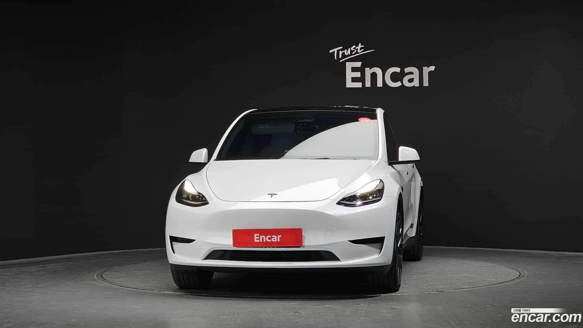 Model Y Tesla 2024.10-OUTER-003