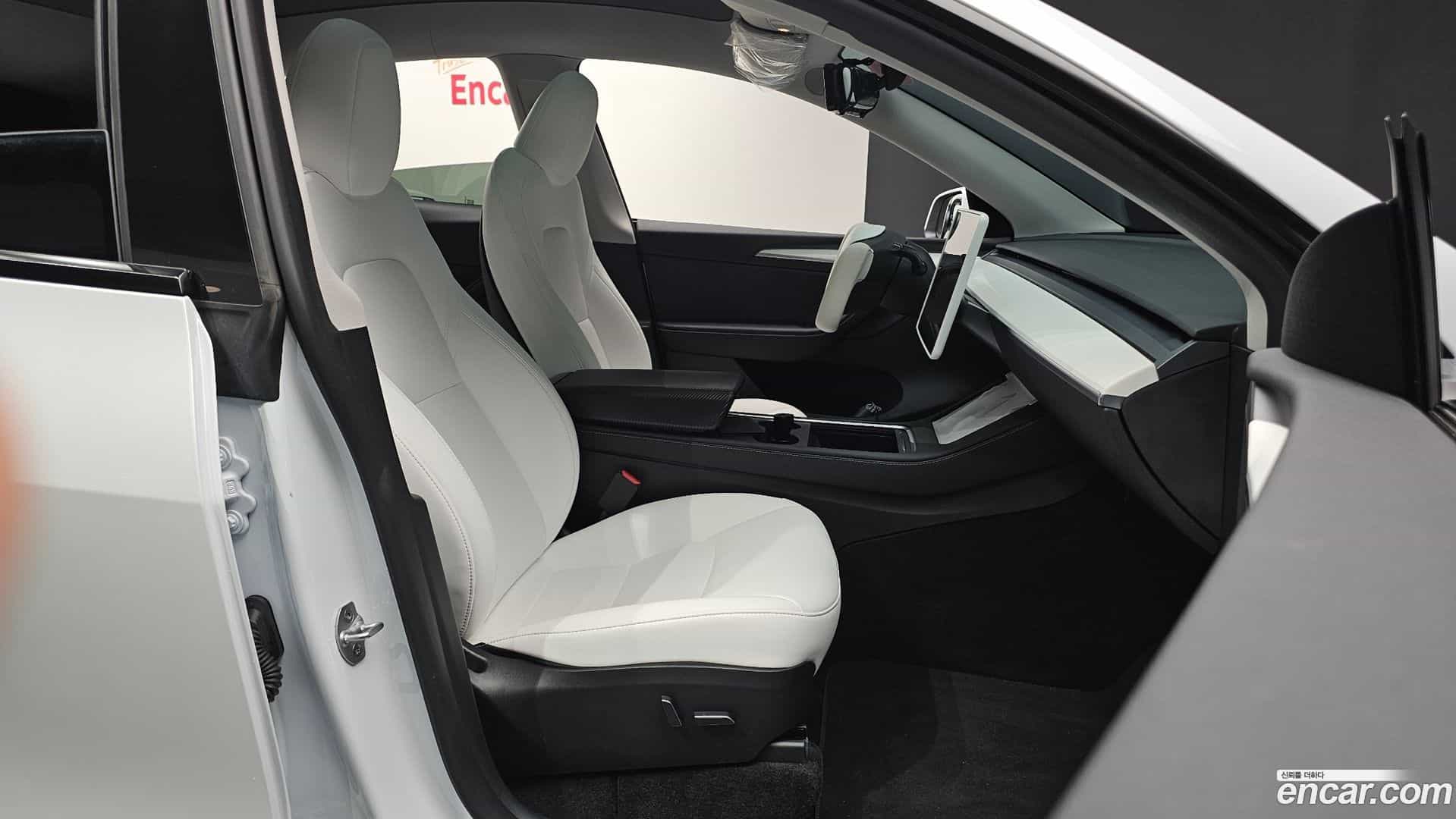 Model Y Tesla 2024.10-INNER-010
