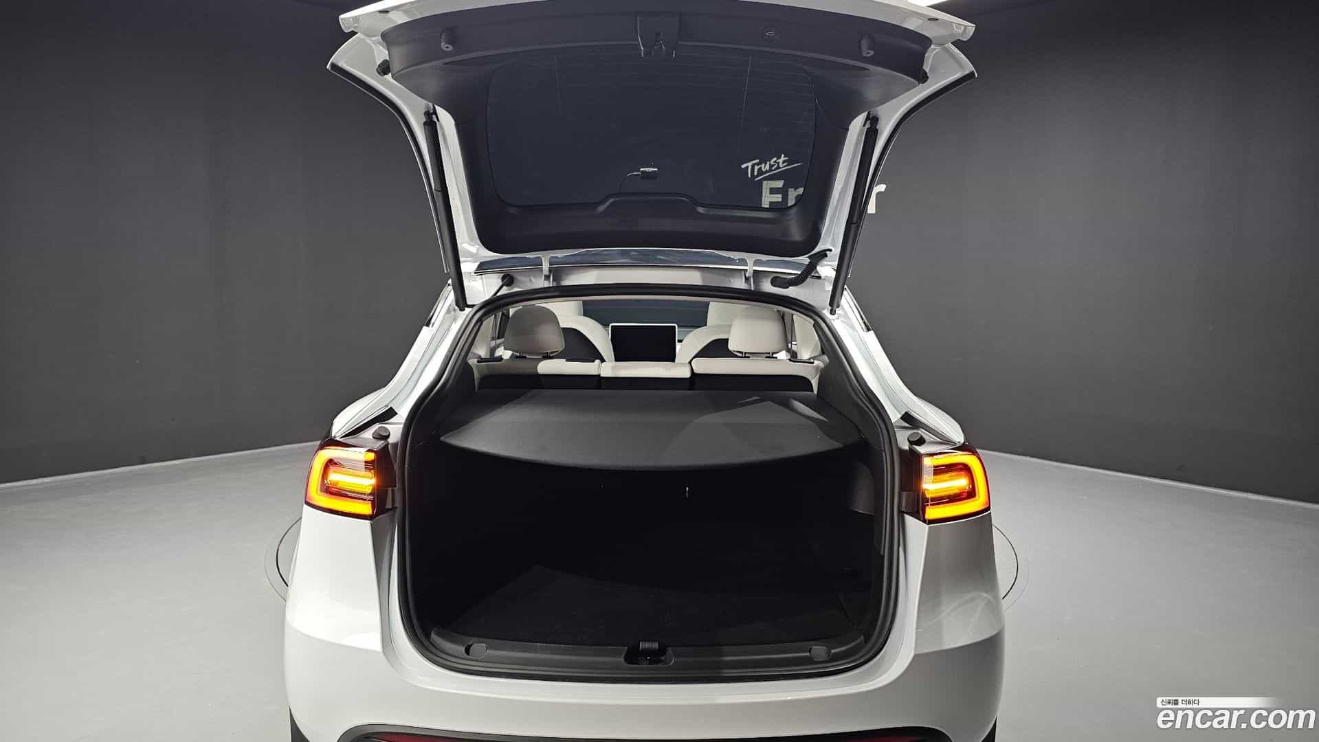 Model Y Tesla 2024.10-OPTION-024