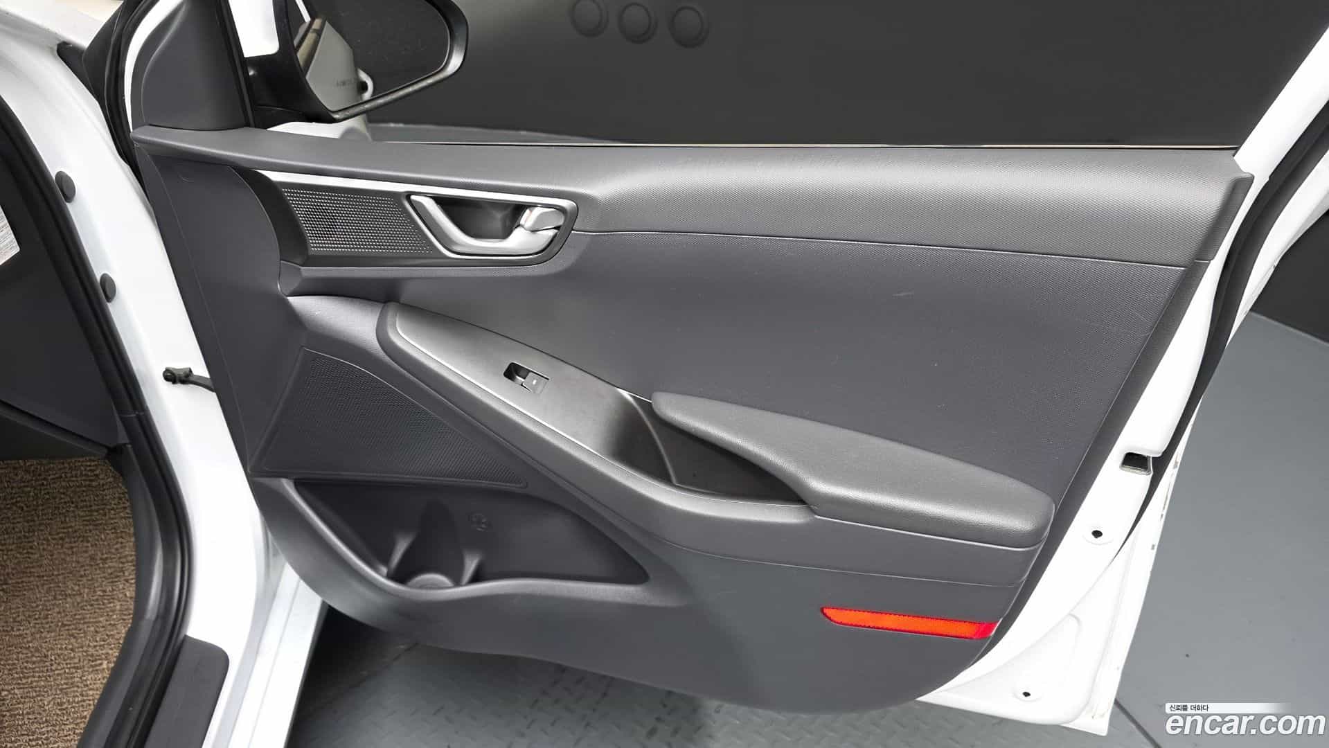Ioniq Hyundai 2020.2-INNER-034