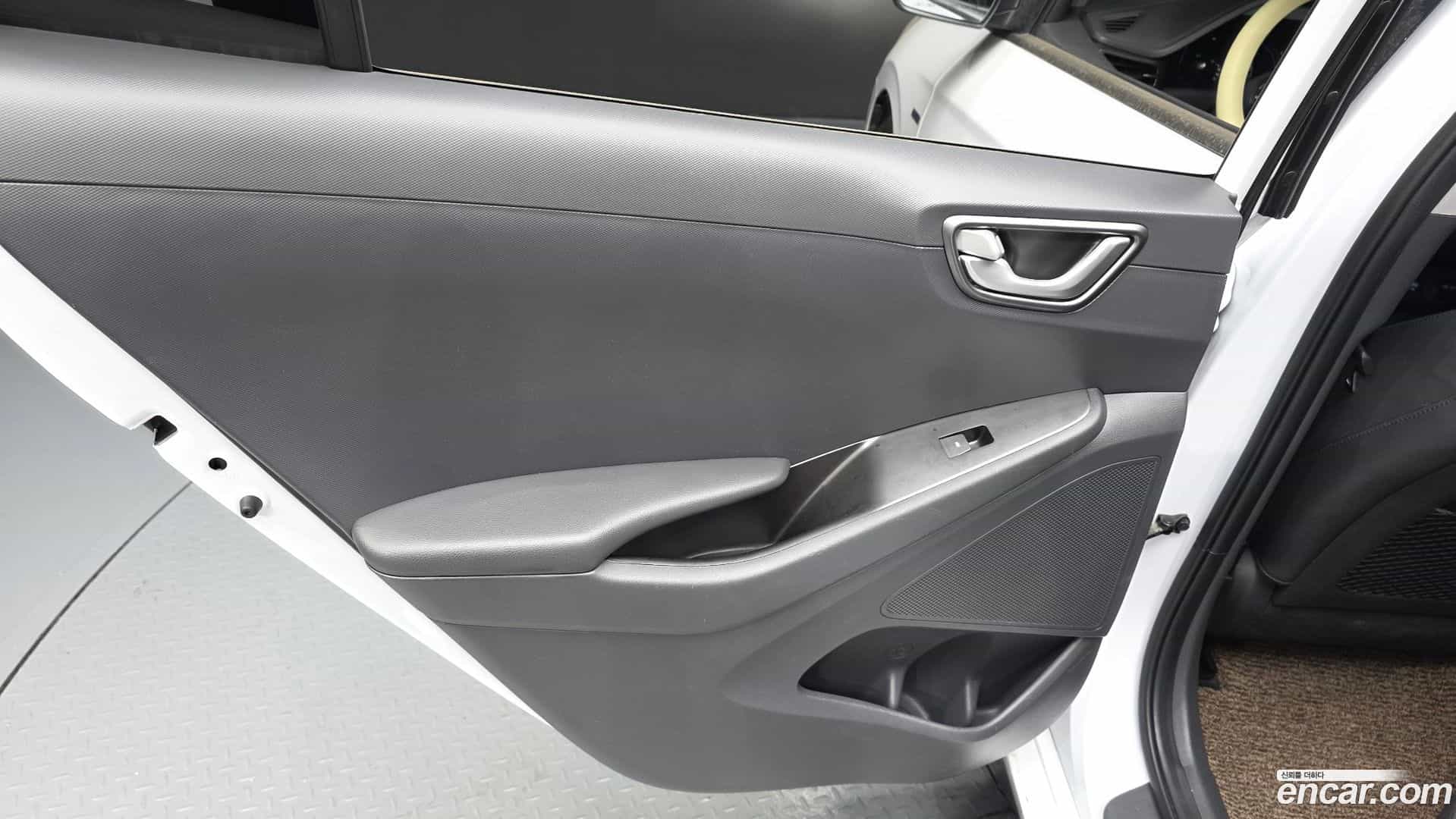 Ioniq Hyundai 2020.2-INNER-035