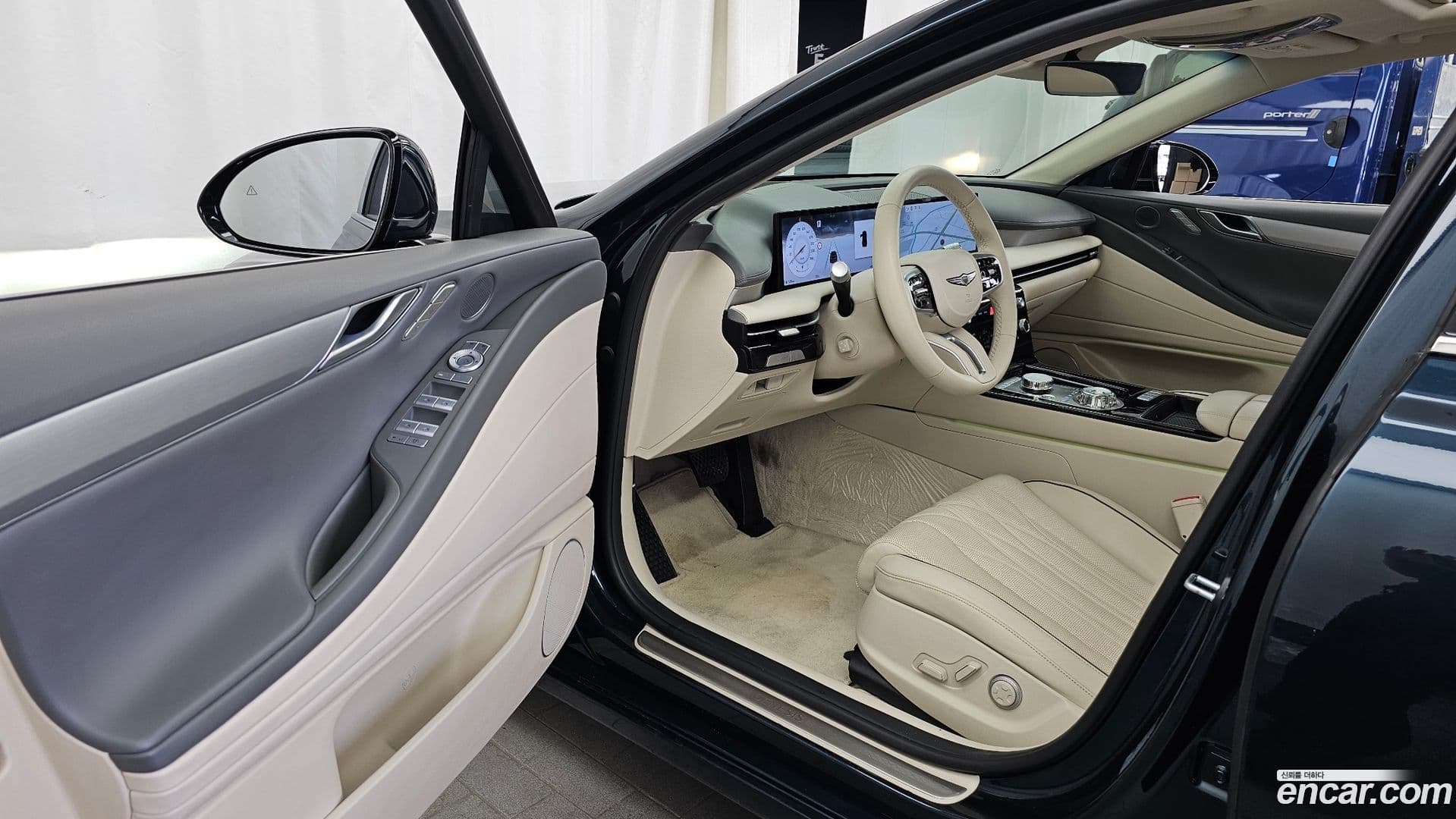 Main__Slider__Photo:G80 Genesis 2024.8-9