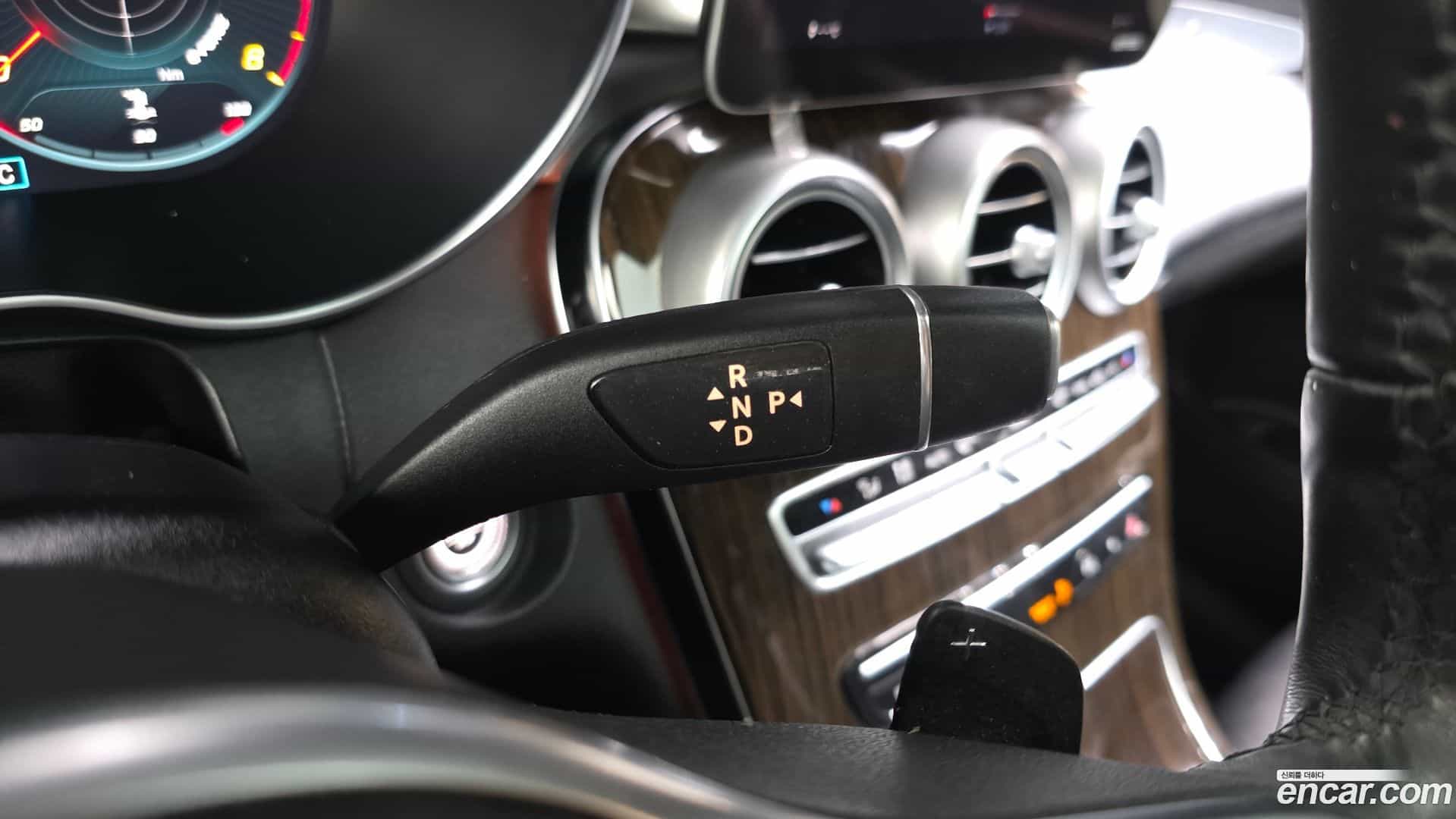 GLC-Class Mercedes-Benz 2020.7-INNER-009