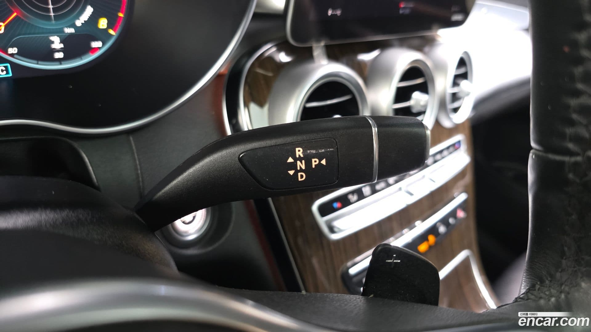 Main__Slider__Photo:GLC-Class Mercedes-Benz 2020.7-8
