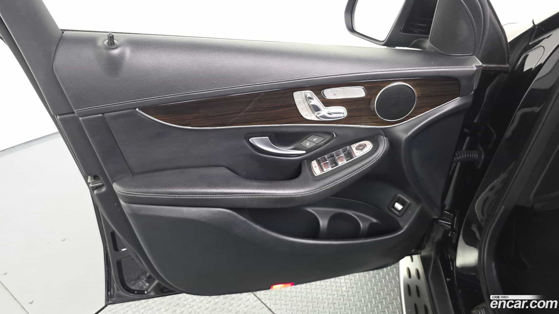 GLC-Class Mercedes-Benz 2020.7-INNER-034