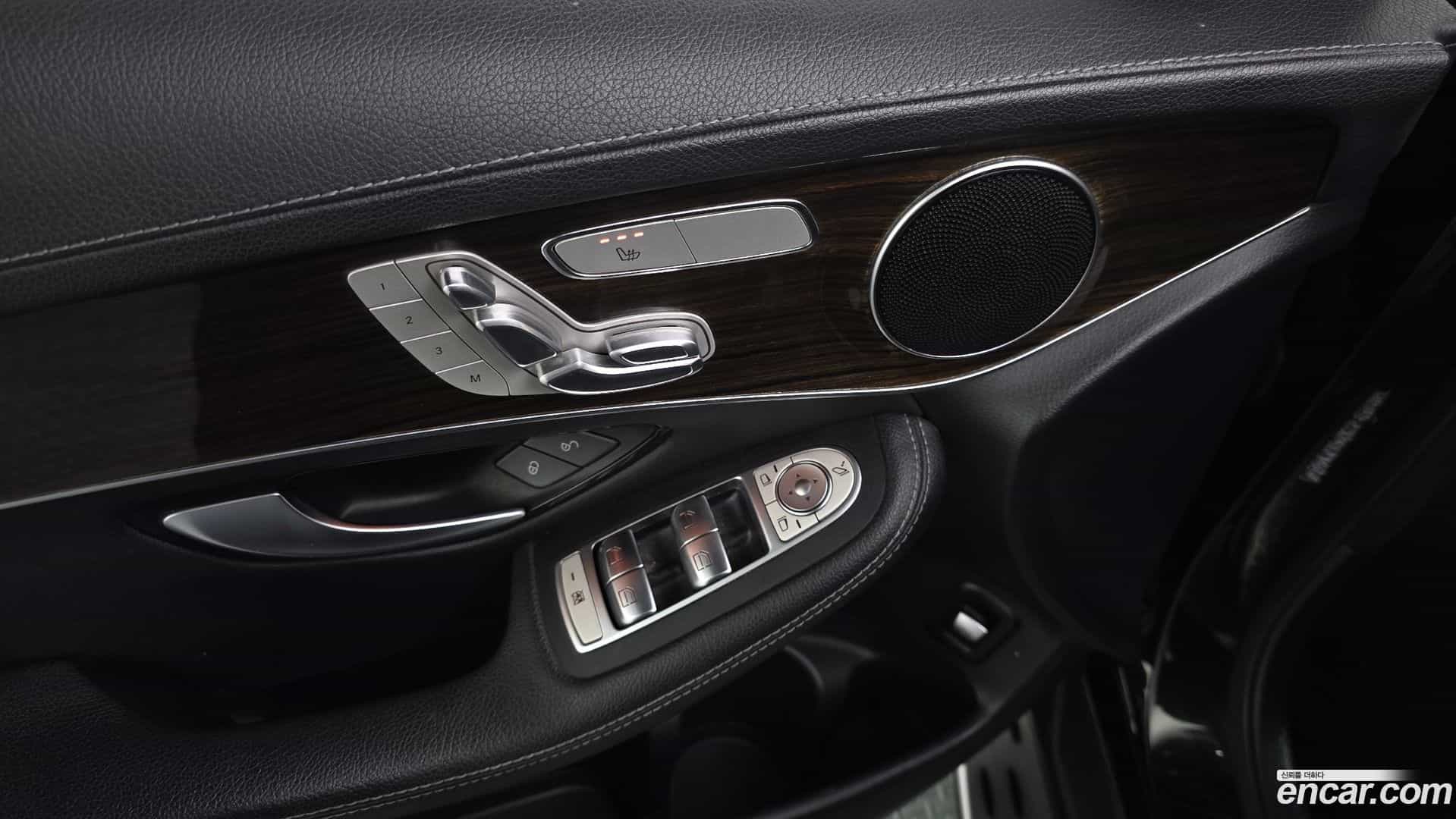 GLC-Class Mercedes-Benz 2020.7-OPTION-042