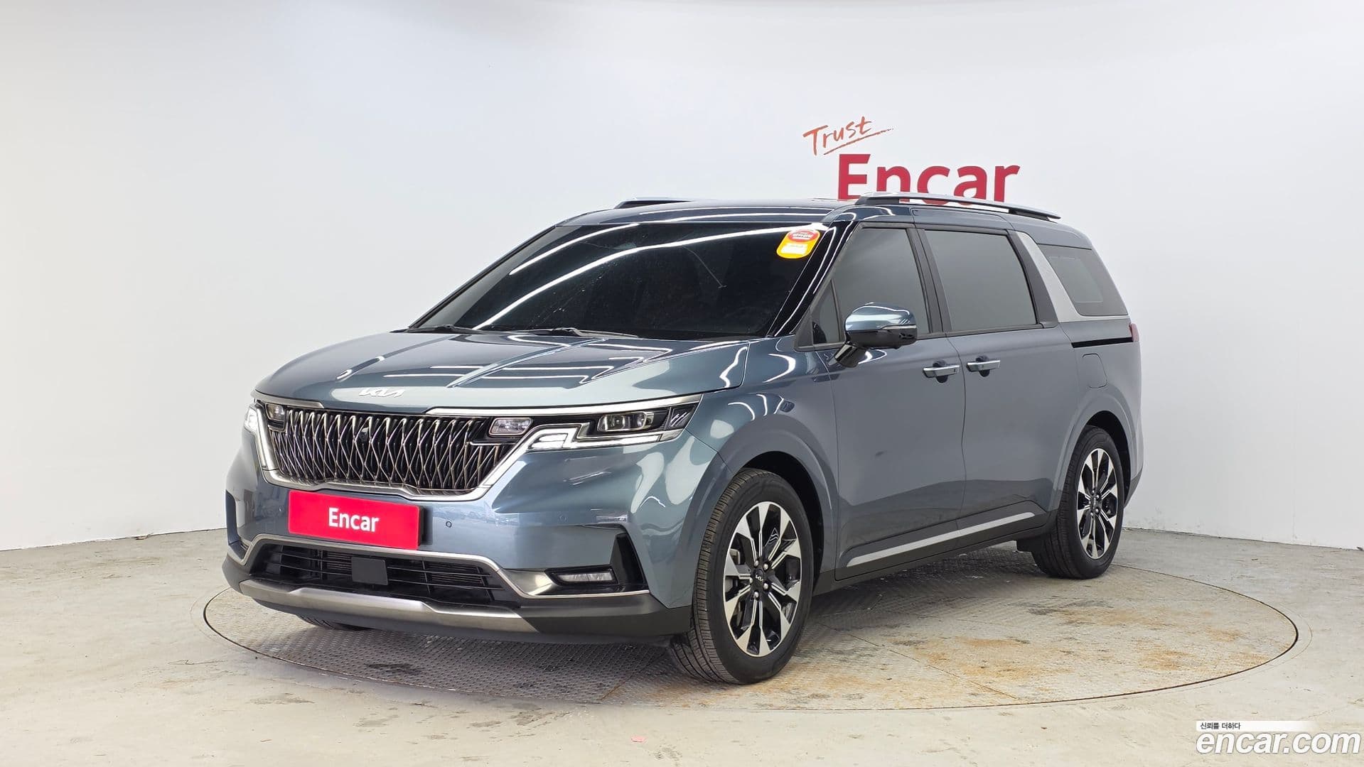 Main__Slider__Photo:Canival Kia 2022.7-0