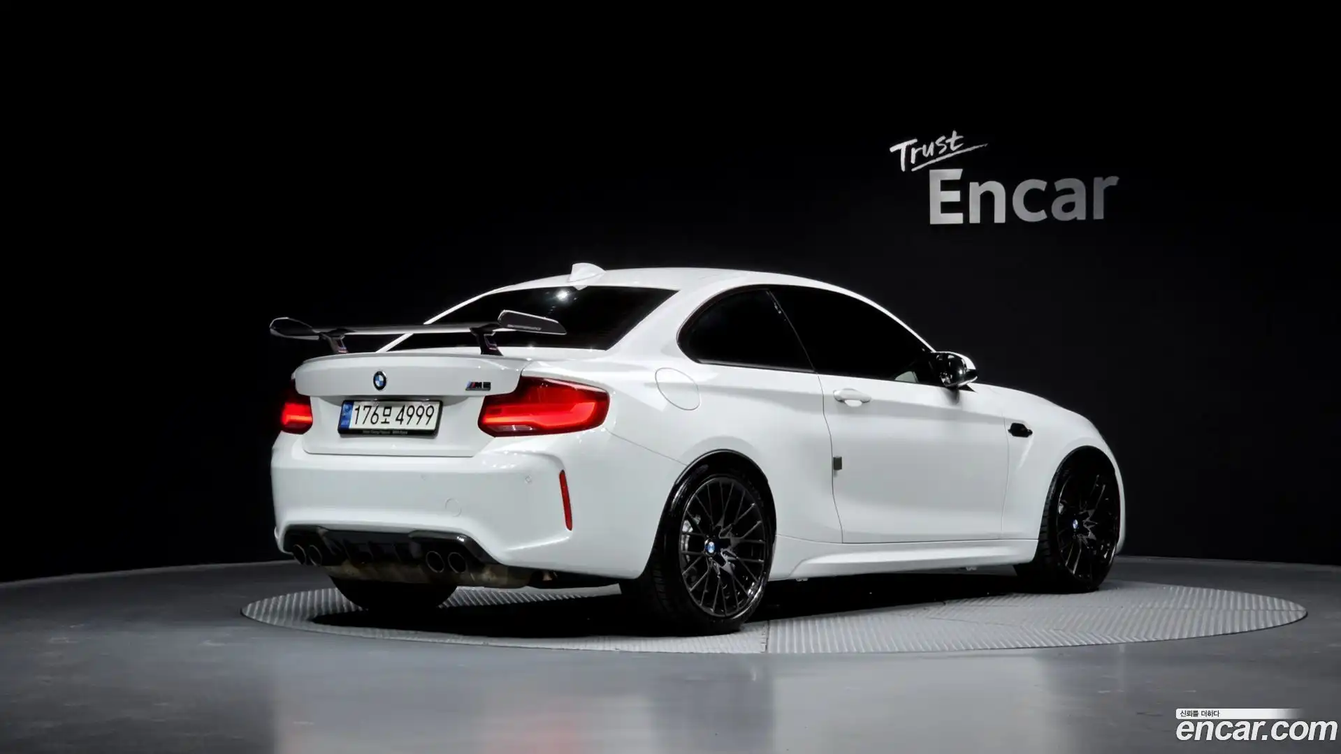 M2 BMW 2021.2-OUTER-002