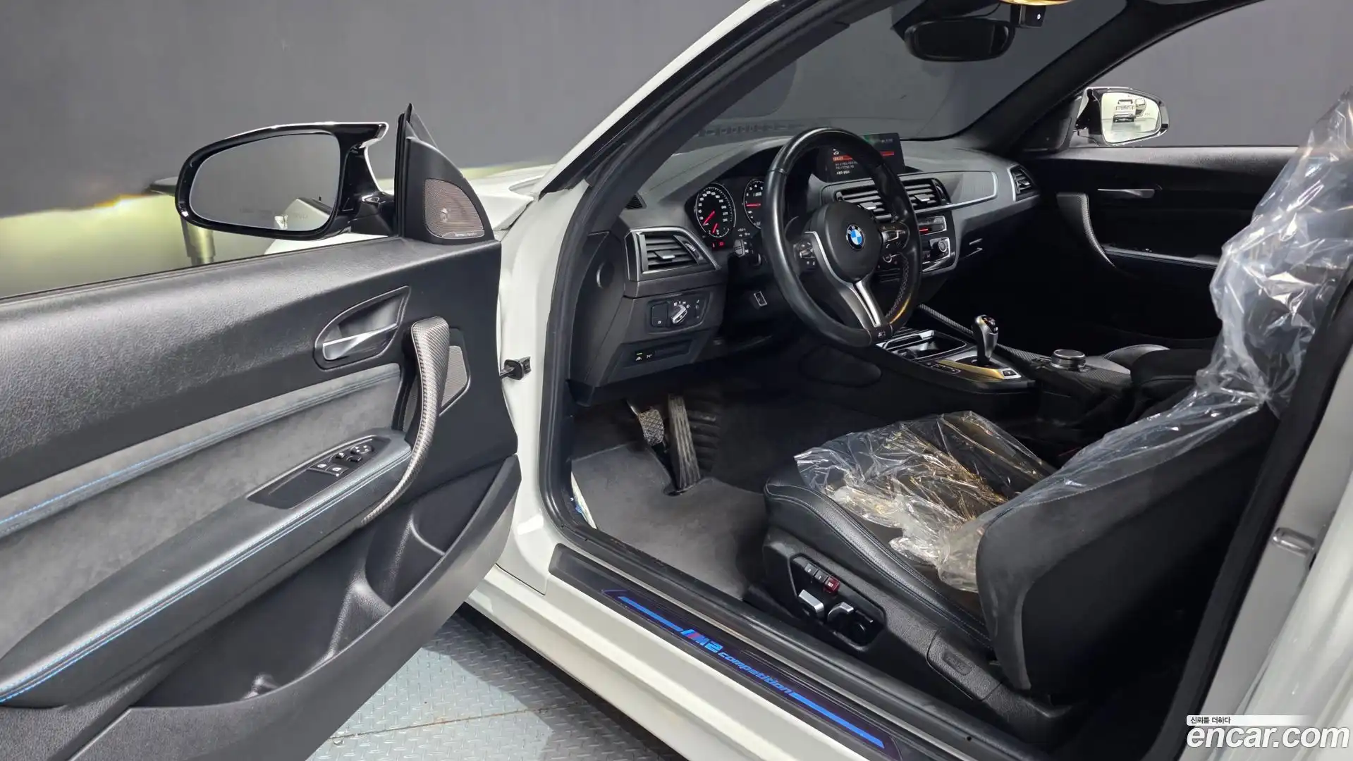 M2 BMW 2021.2-INNER-010