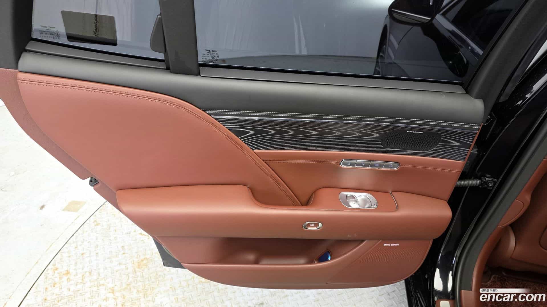 G90 Genesis 2022.3-INNER-035