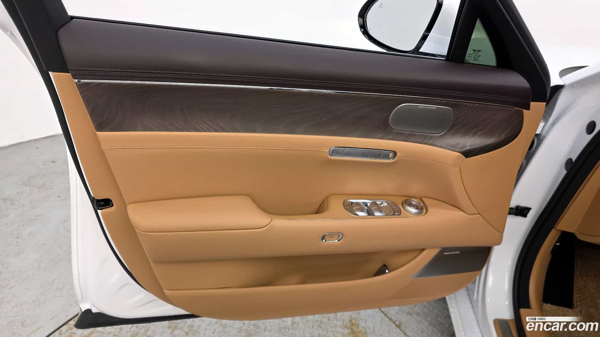 G90 Genesis 2025.9-INNER-034