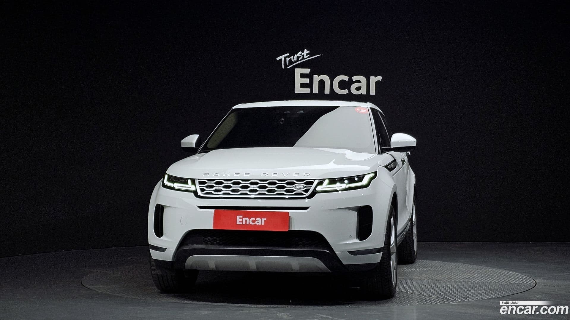 Main__Slider__Photo:Range Rover Evoque Land Rover 2020.2-2