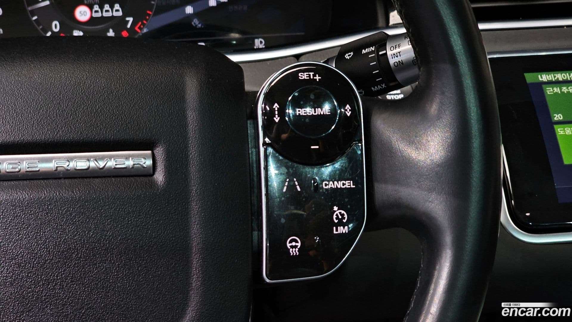 Main__Slider__Photo:Range Rover Evoque Land Rover 2020.2-29