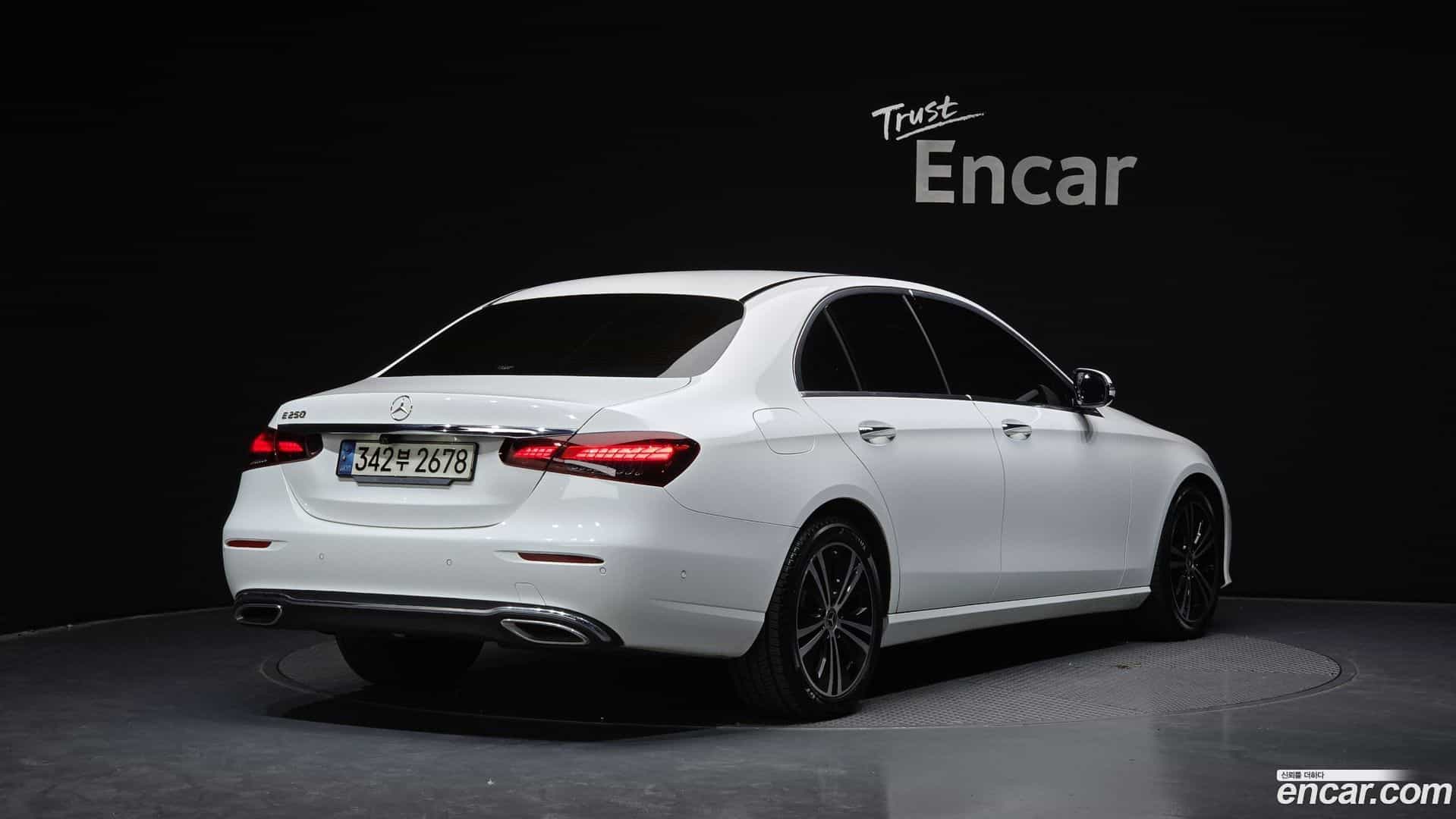E-Class Mercedes-Benz 2021.2-OUTER-002