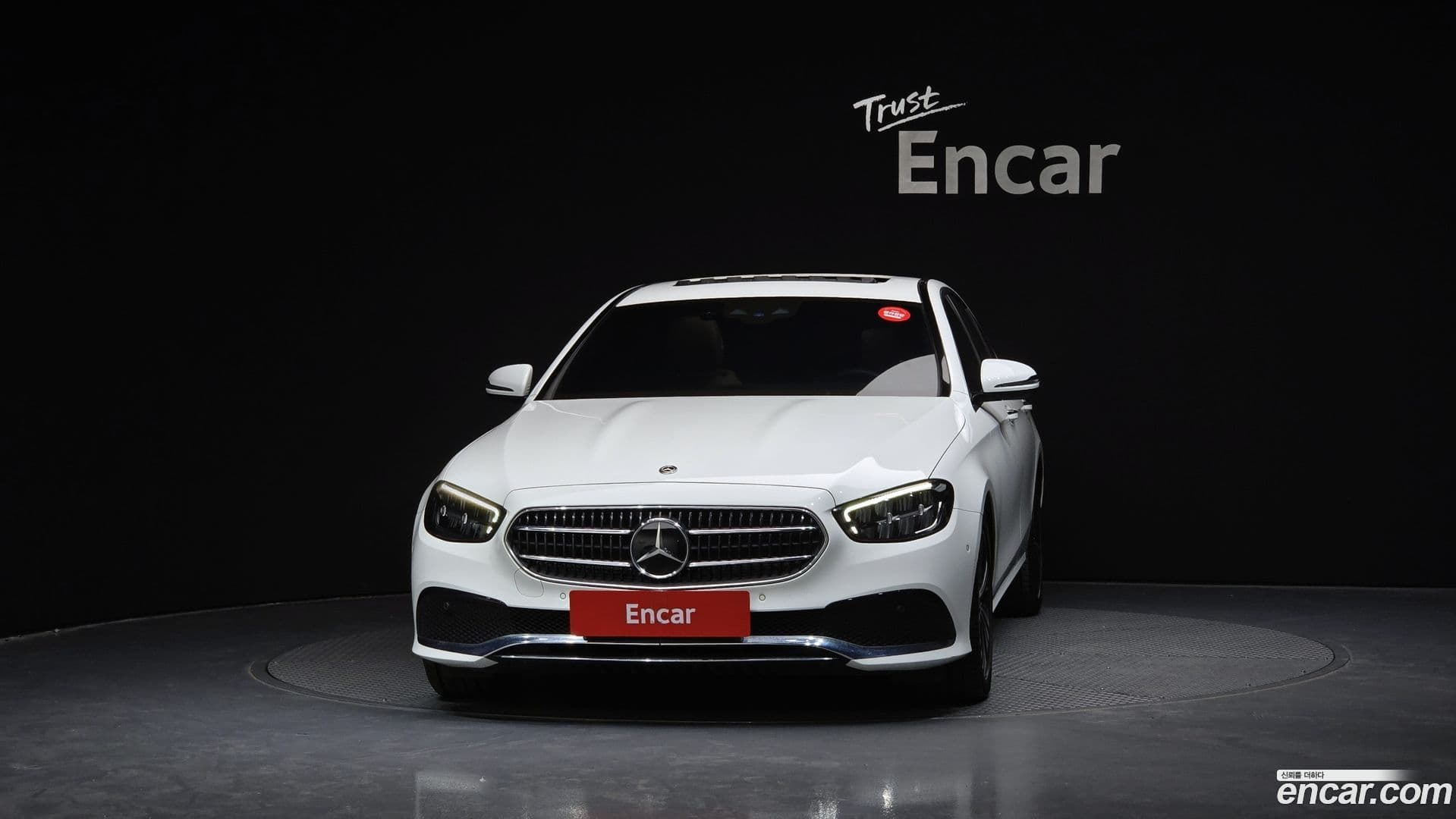 Main__Slider__Photo:E-Class Mercedes-Benz 2021.2-2