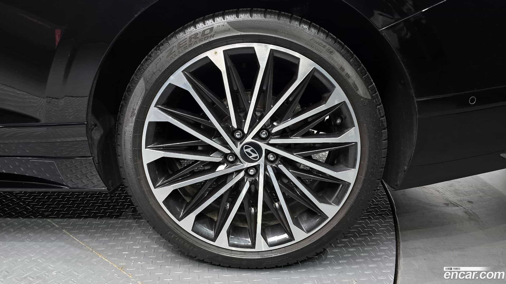 Grandeur Hyundai 2025.0-OUTER-031
