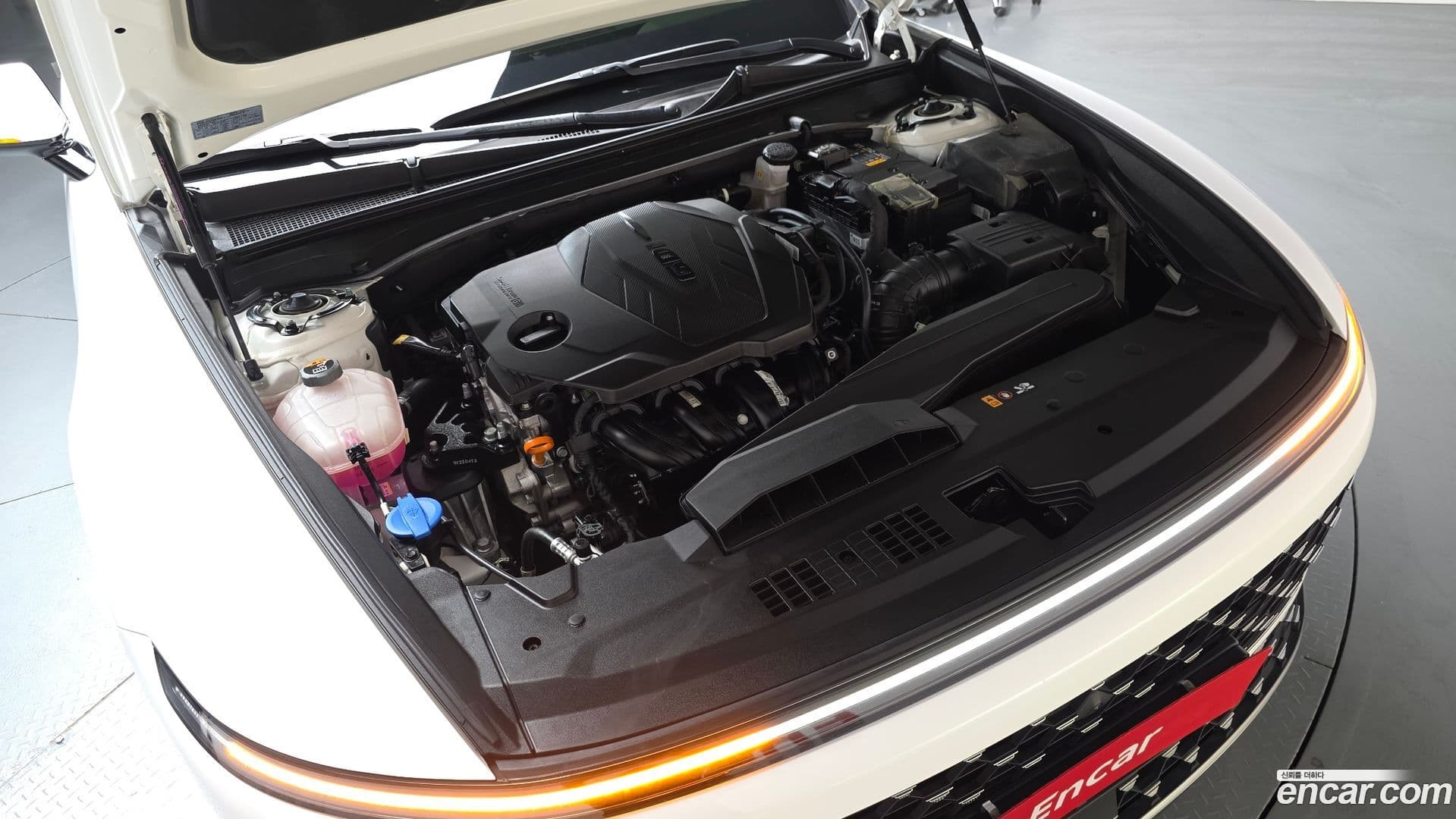 Main__Slider__Photo:Grandeur Hyundai 2023.3-5
