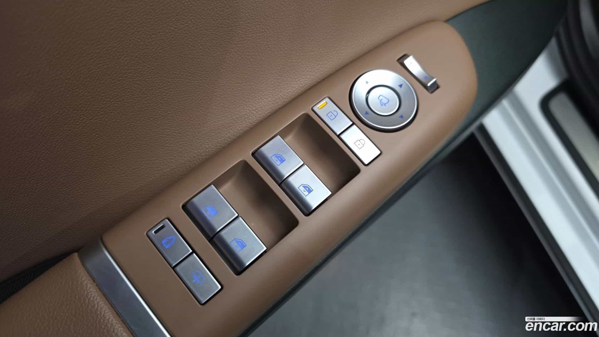 Grandeur Hyundai 2023.3-OPTION-042