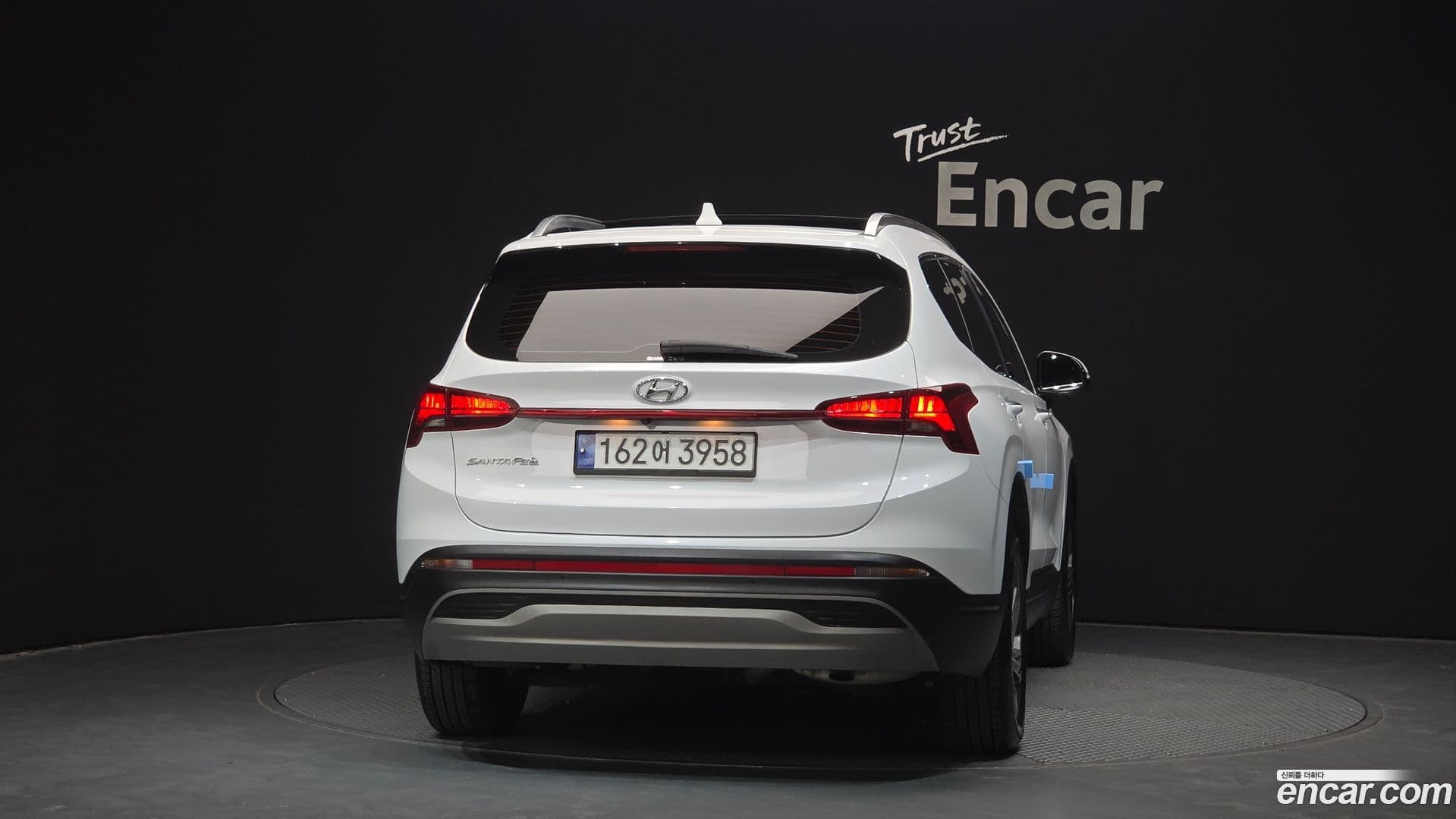 Main__Slider__Photo:Santafe Hyundai 2020.7-3