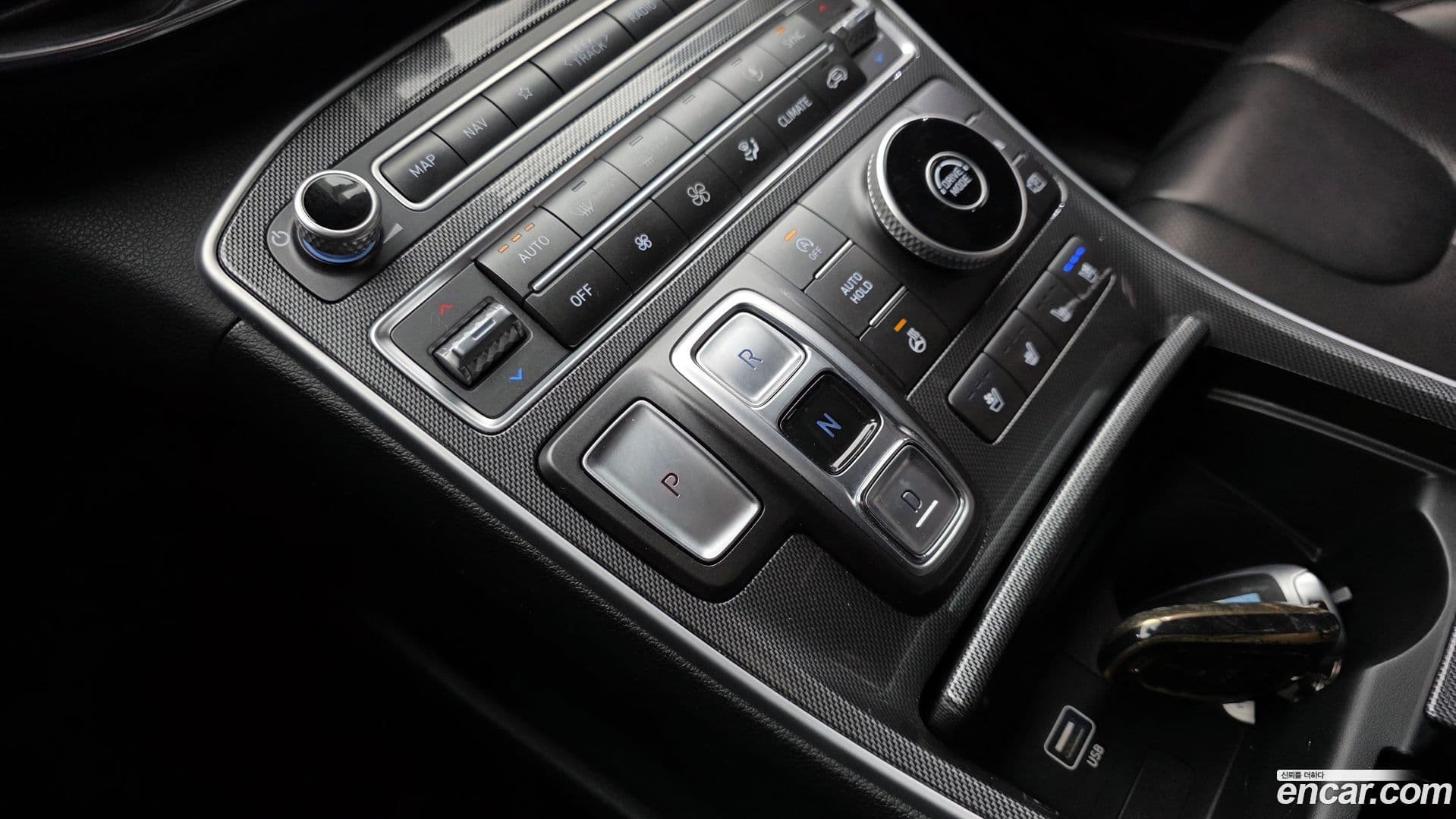 Main__Slider__Photo:Santafe Hyundai 2020.7-8